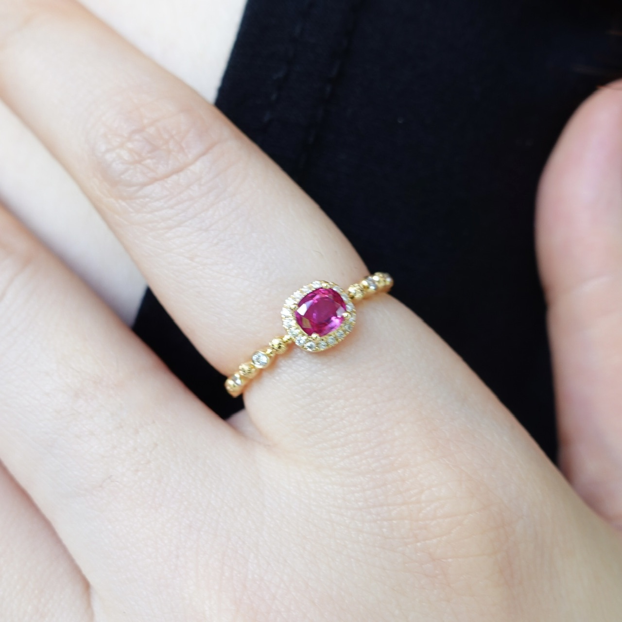 18K黃金天然紅寶石復古圍鑲鑽石戒指