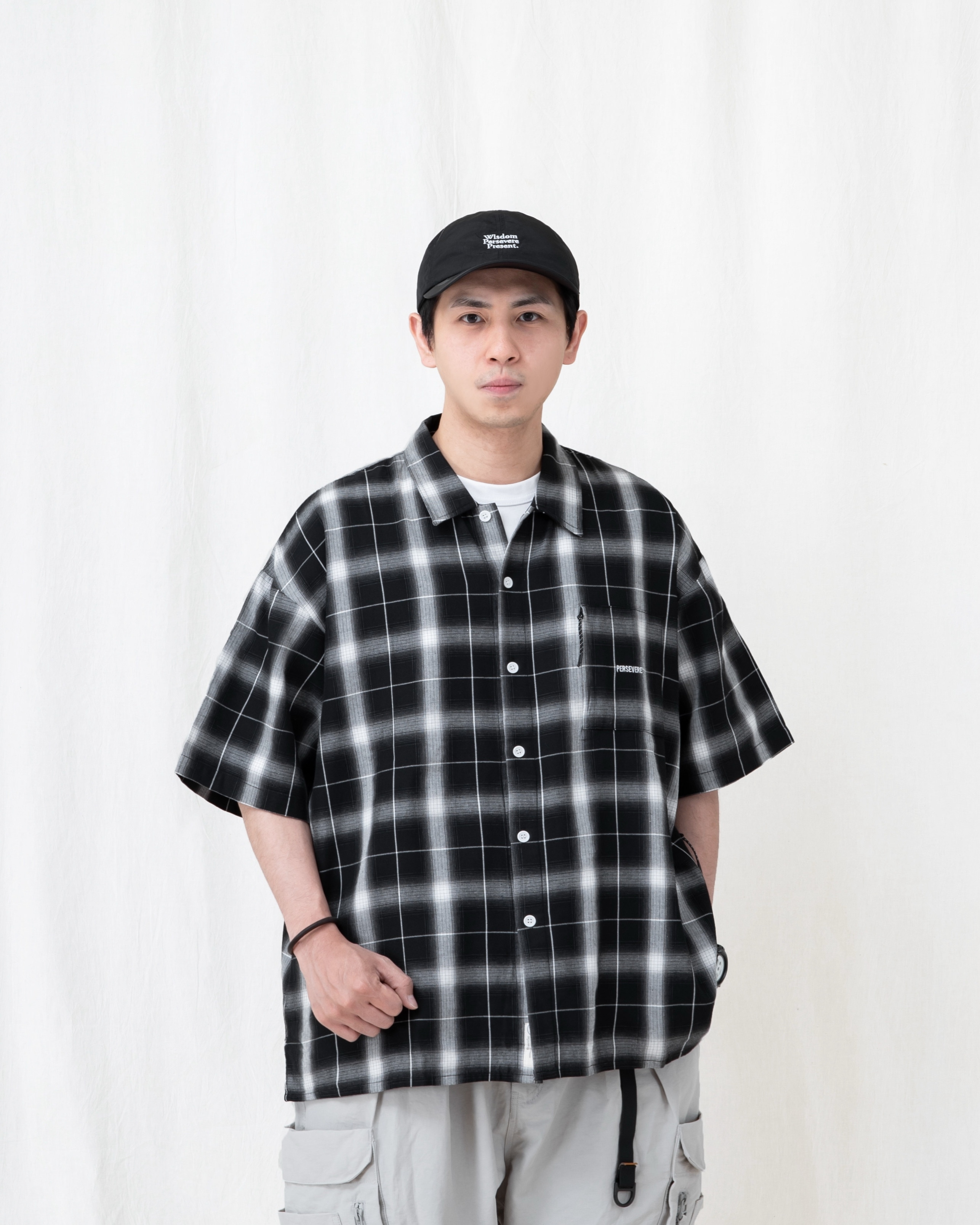 PERSEVERE 寬版短袖襯衫 藍白條紋/黑白格紋/灰白條紋/深灰 25 S/S Brand Logo Loose-Fit Shirt