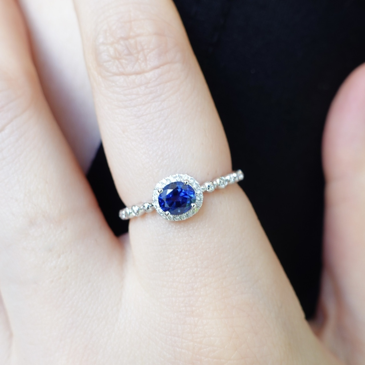 18K白金天然皇家藍藍寶石鑽石圍鑲復古戒指