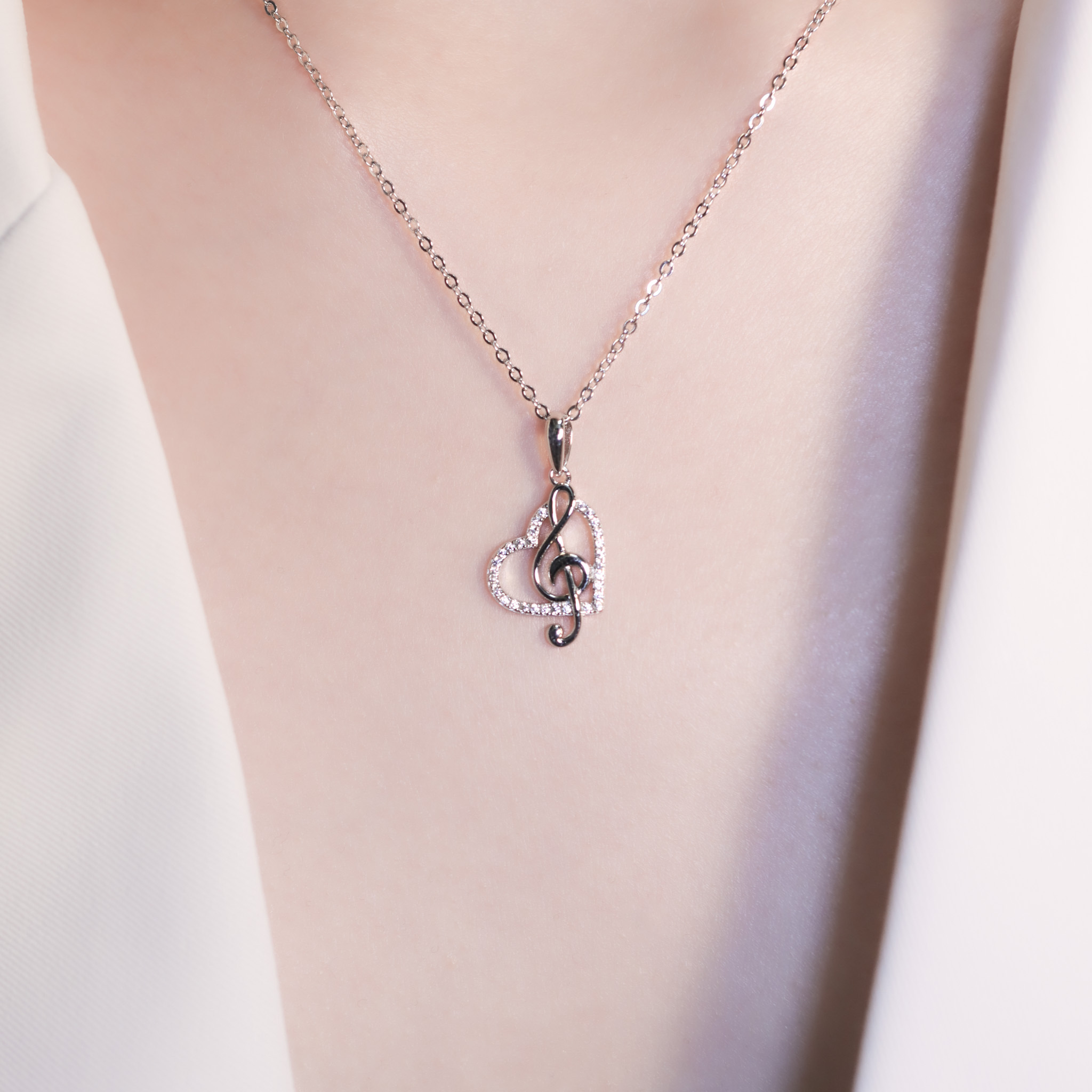 | 925純銀・厚鍍白金 | 愛樂協奏項鍊 | NE1418 |