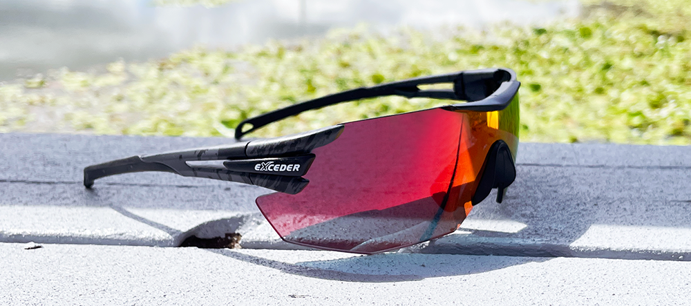 灰色迷彩運動眼鏡