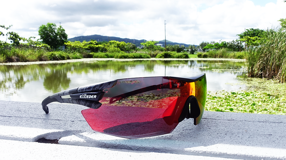 紅色鏡片太陽眼鏡