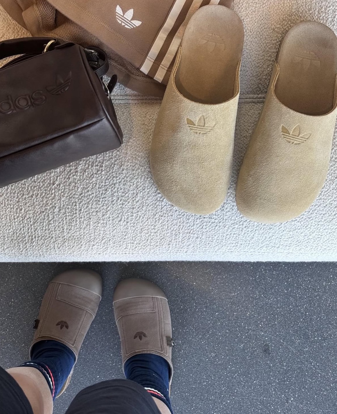 ADIDAS ORIGINALS ADIMULE 麂皮勃肯鞋 車縫線 大地色