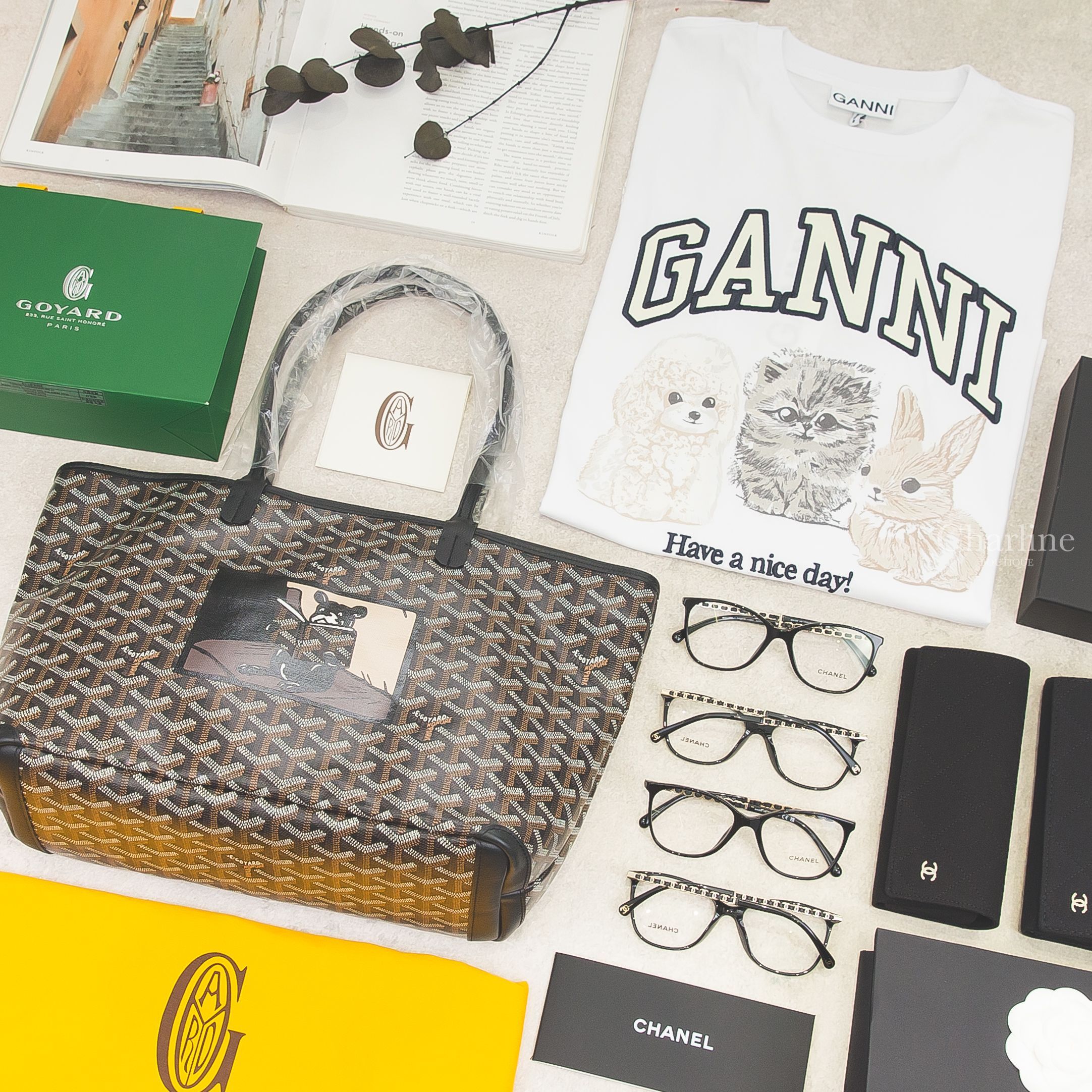 Goyard Artois PM Bag 黑色客製化讀書法鬥彩繪帆布小牛皮同色提把小型拉鍊托特包,Chanel Square Blue Light Glasses 黑色方框側邊皮穿金鍊CC藍光鏡片平光眼鏡-Charline Boutique 精品代購