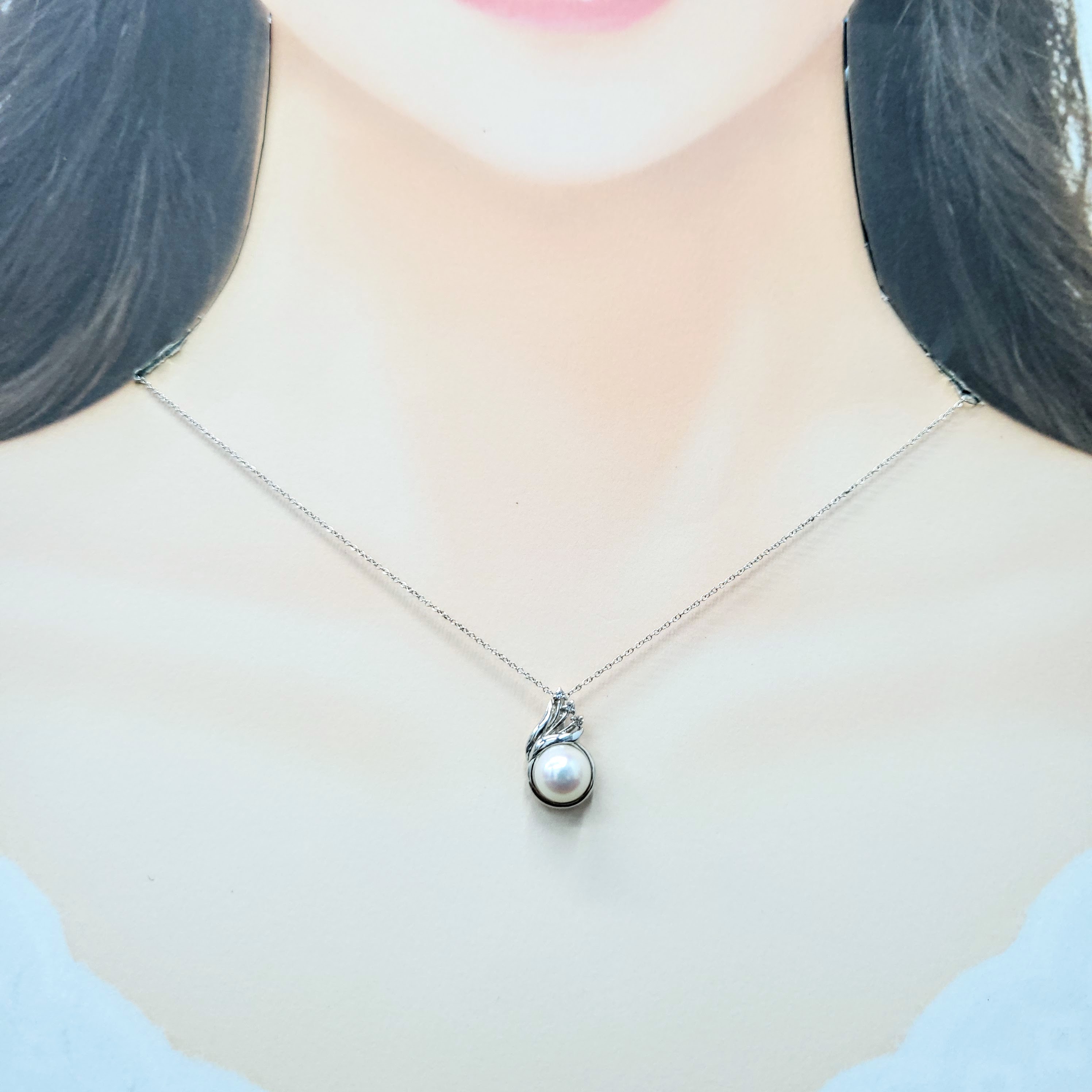 18K White Gold 0.04ct Diamond and Pearl Pendant