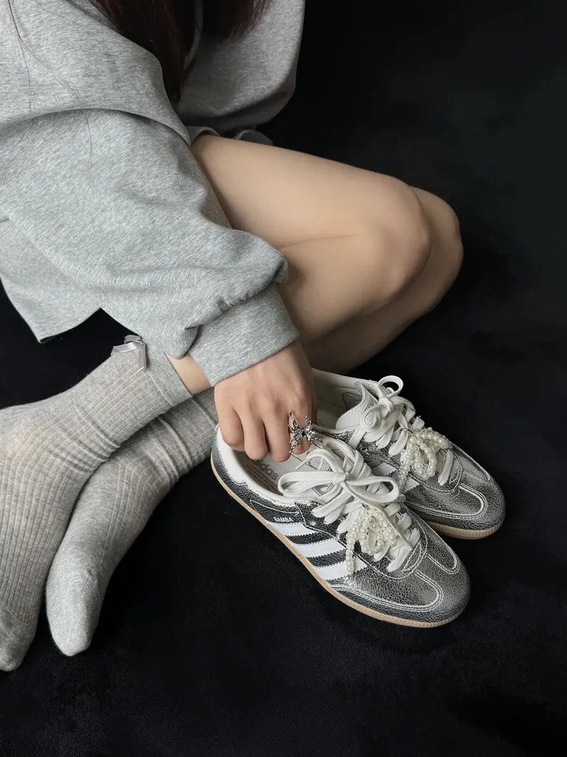 KTQ STORE ‧ Adidas Samba OG "Silver Metallic Cracked Leather" 爆裂銀 JR0035