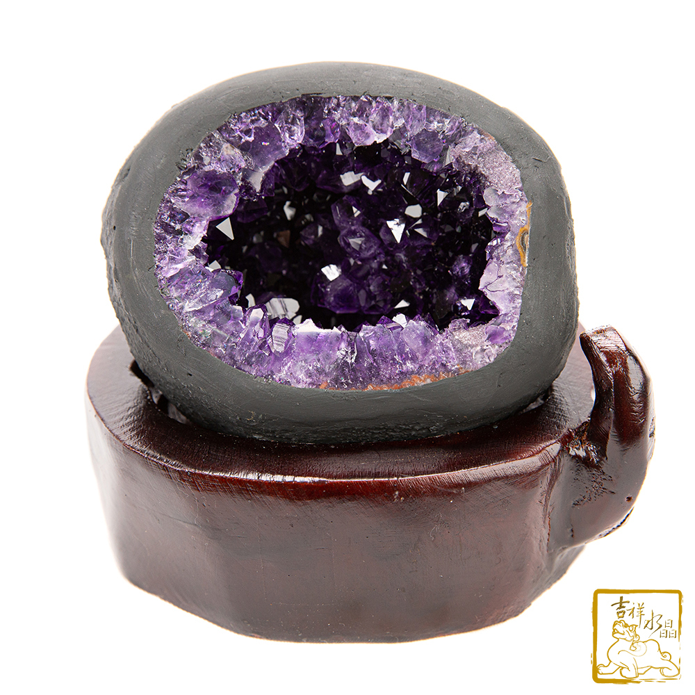 烏拉圭紫水晶洞 1.35kg 福氣貴人