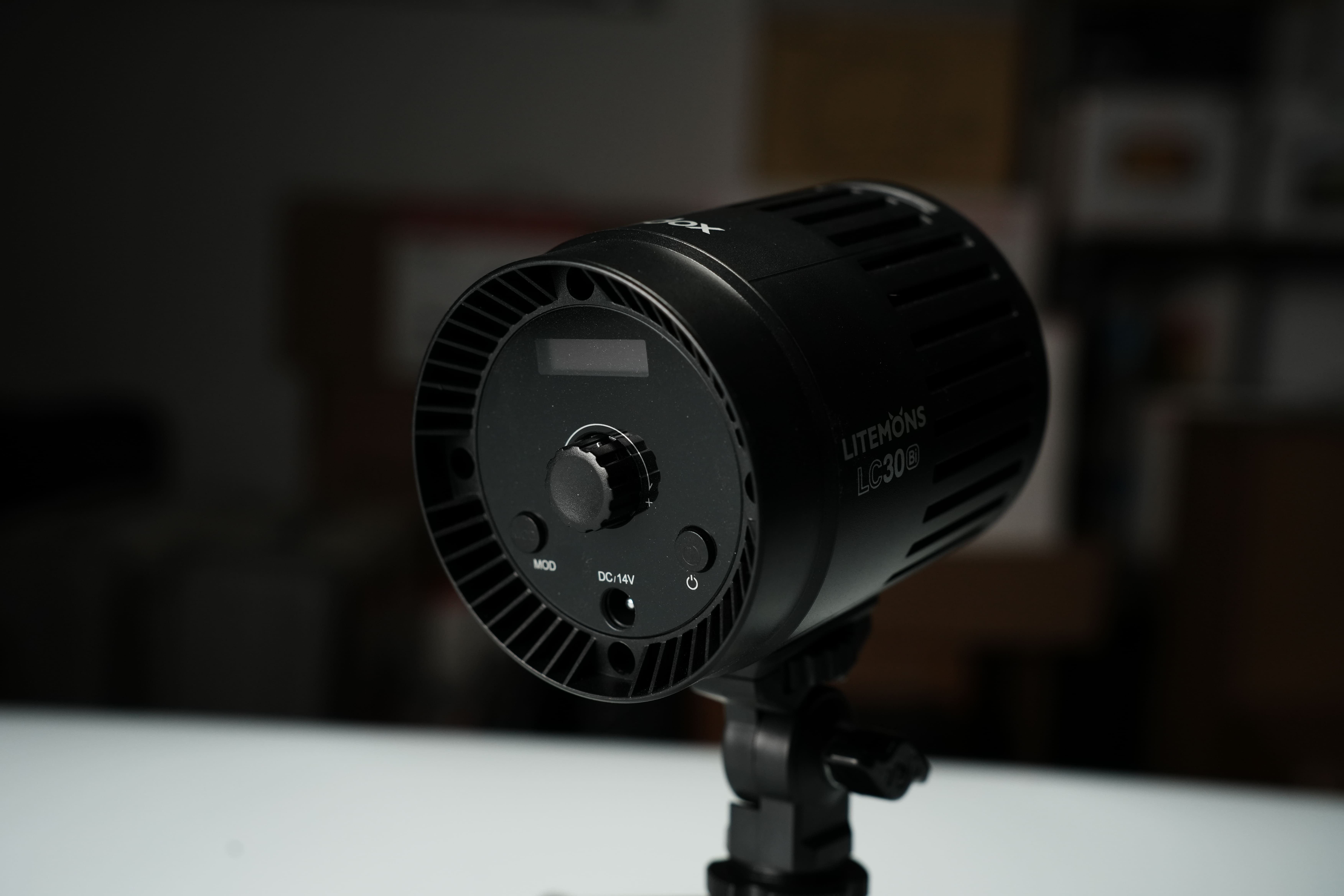 (展示品出清) 神牛 LC30 BI 雙色溫 LED 高亮度 專業 攝影持續燈 / 公司貨 9.5成新