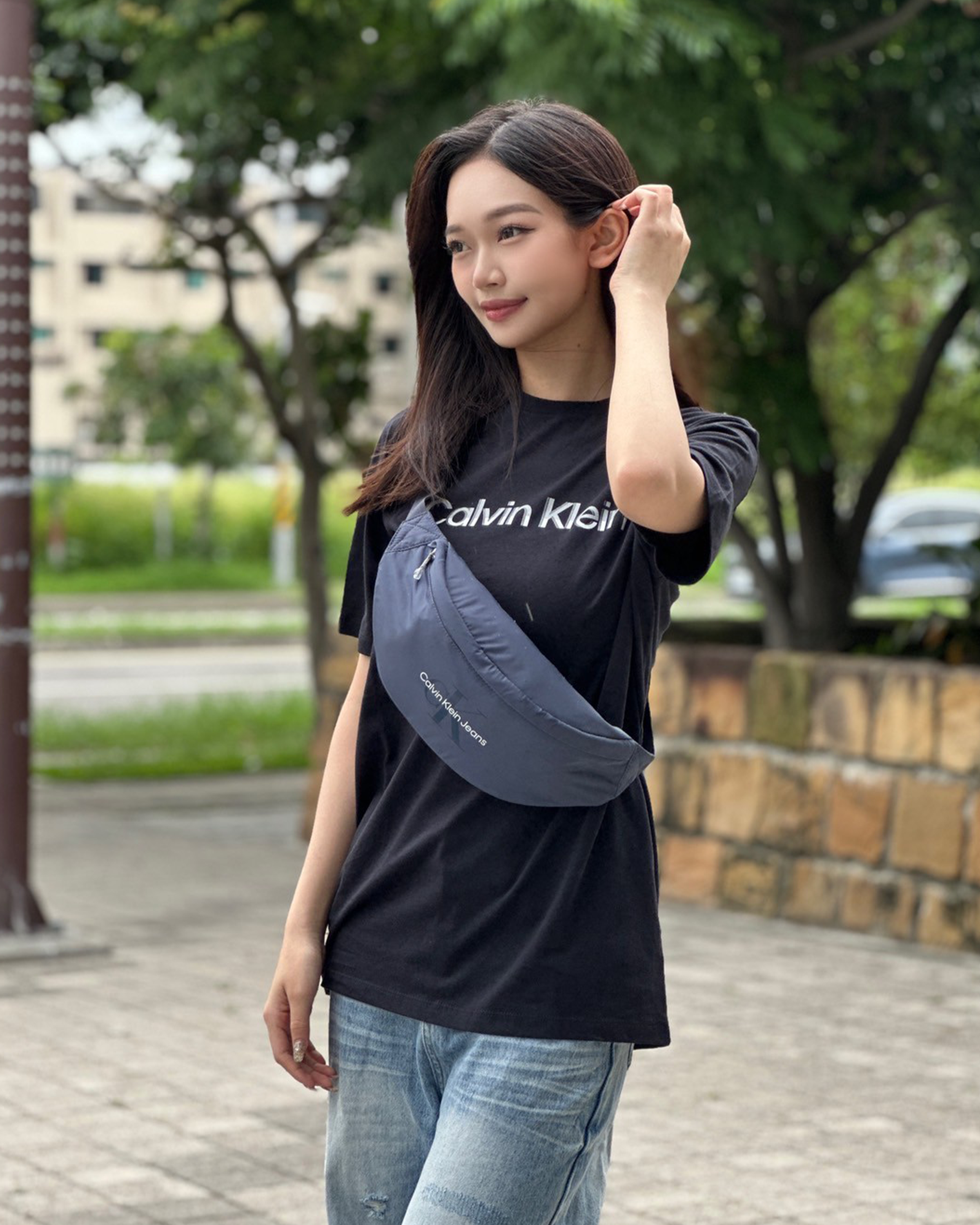 Calvin Klein CK 經典Logo 防潑水 尼龍 胸包 腰包