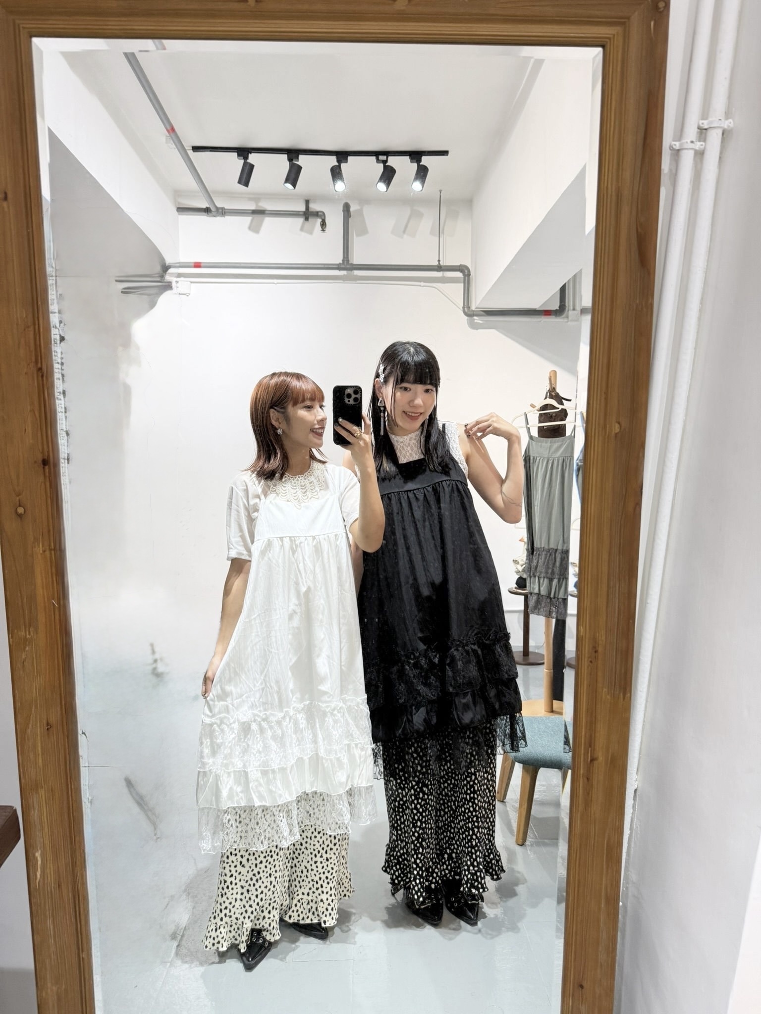 拼雙層lace吊帶中長layer / ops