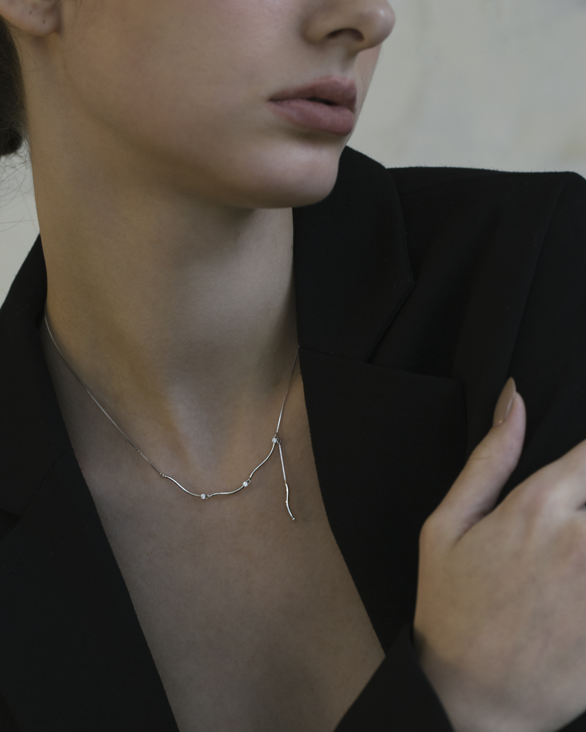 Flowing Lines 項鍊