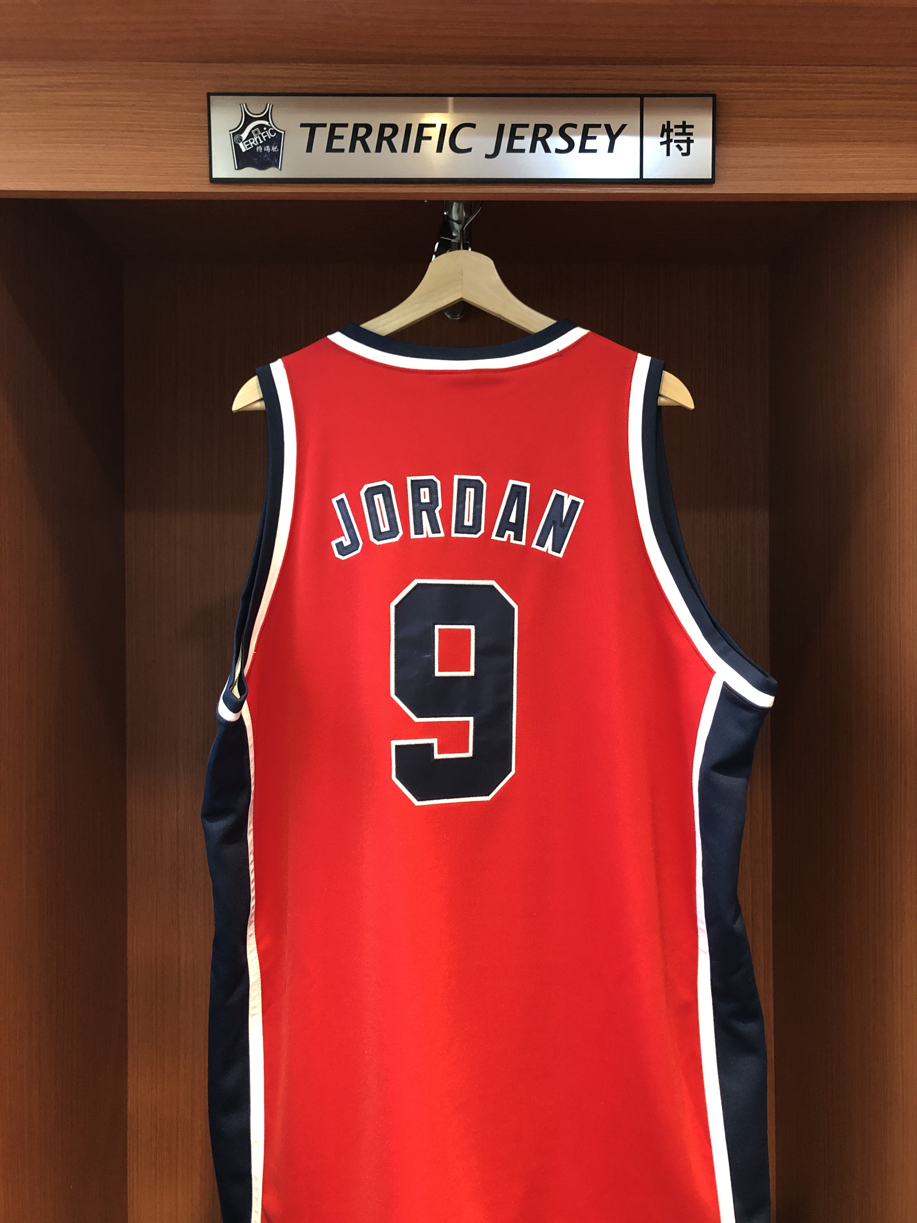 NBA球衣 二手 Michael Jordan 美國隊 客場紅 Nike Swingman 球迷版 多層電繡 高磅數 燙金 衣況如圖 請詳細參閱