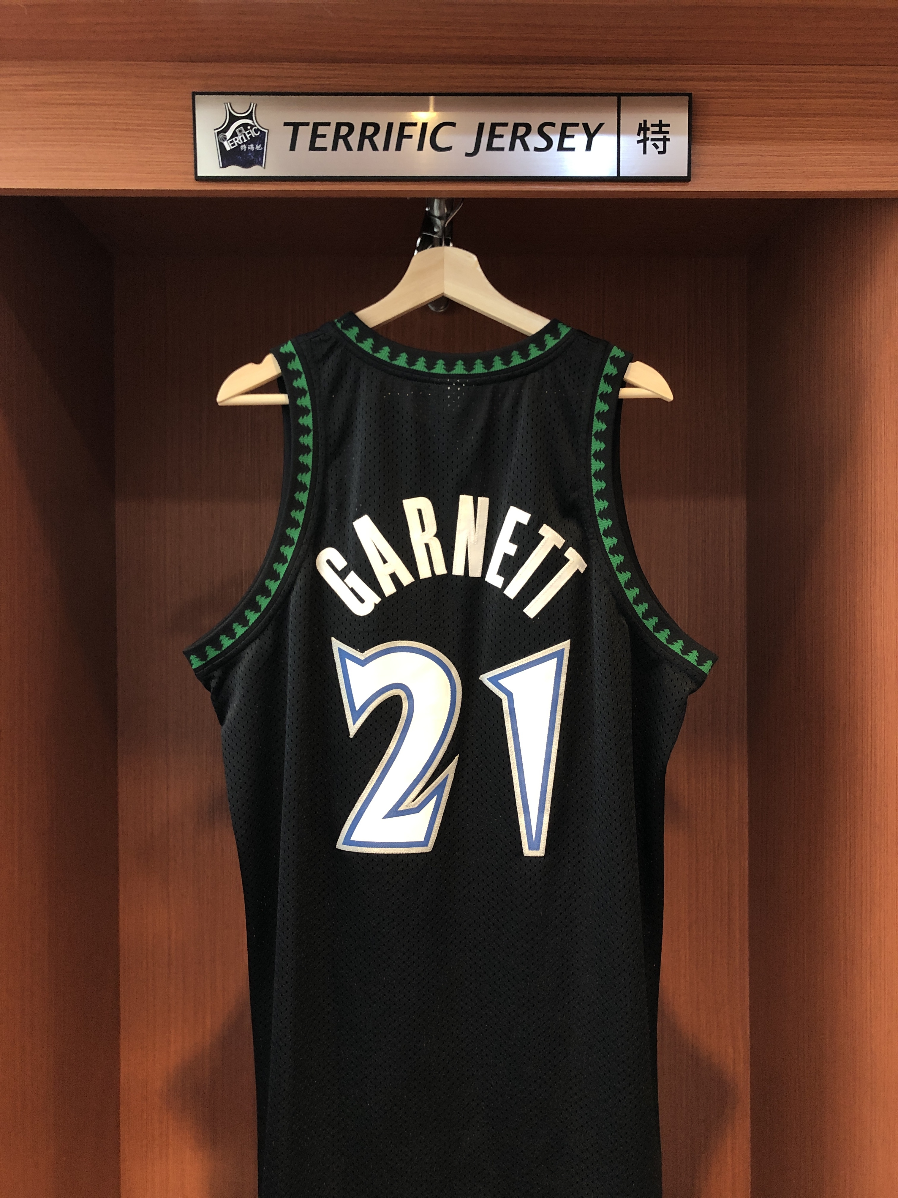NBA球衣 二手 Kevin Garnett 明尼蘇達灰狼 黑森林 Reebok Swingman 球迷版 電繡 衣況如圖 請詳細參閱