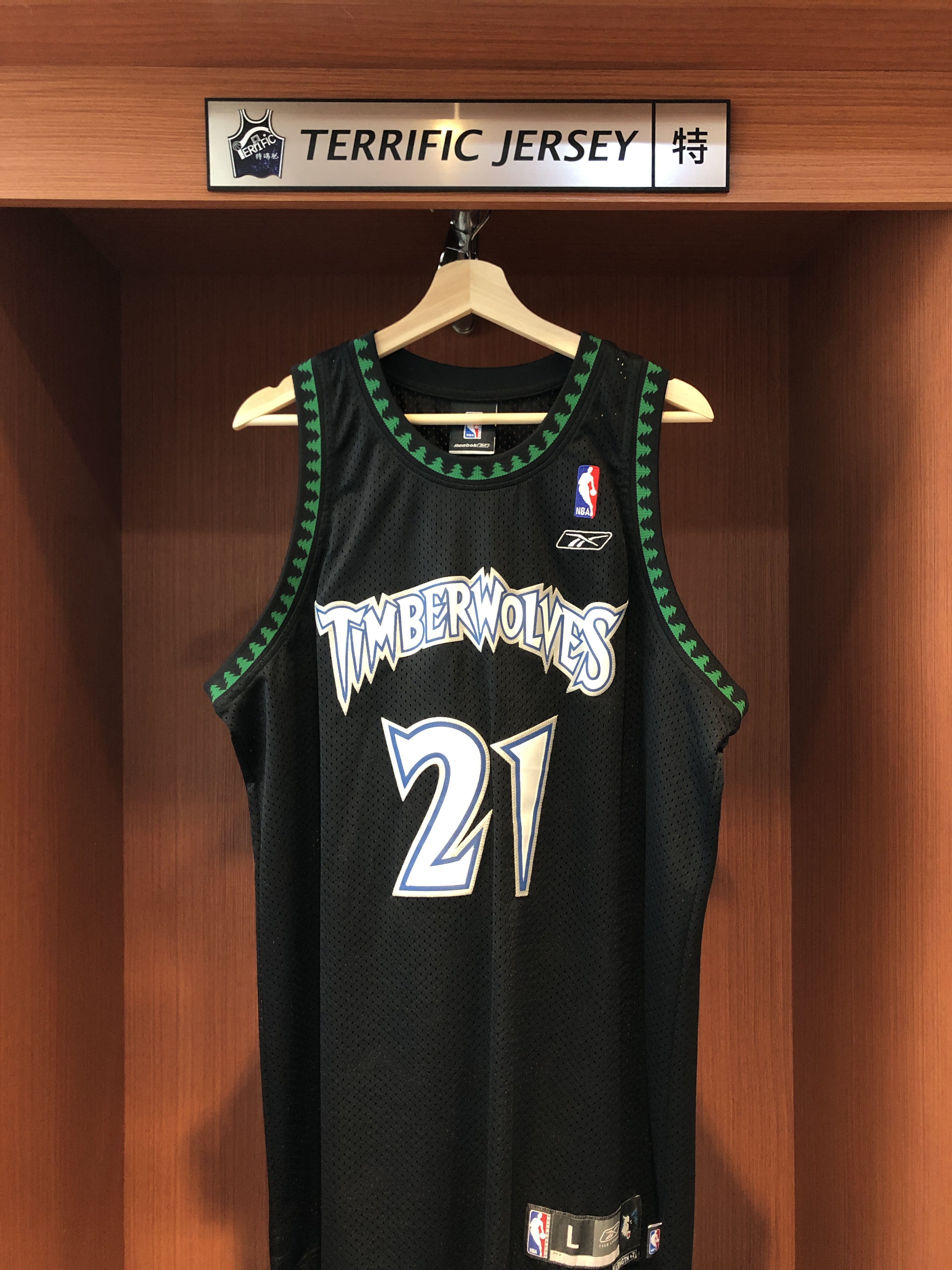 NBA球衣 二手 Kevin Garnett 明尼蘇達灰狼 黑森林 Reebok Swingman 球迷版 電繡 衣況如圖 請詳細參閱