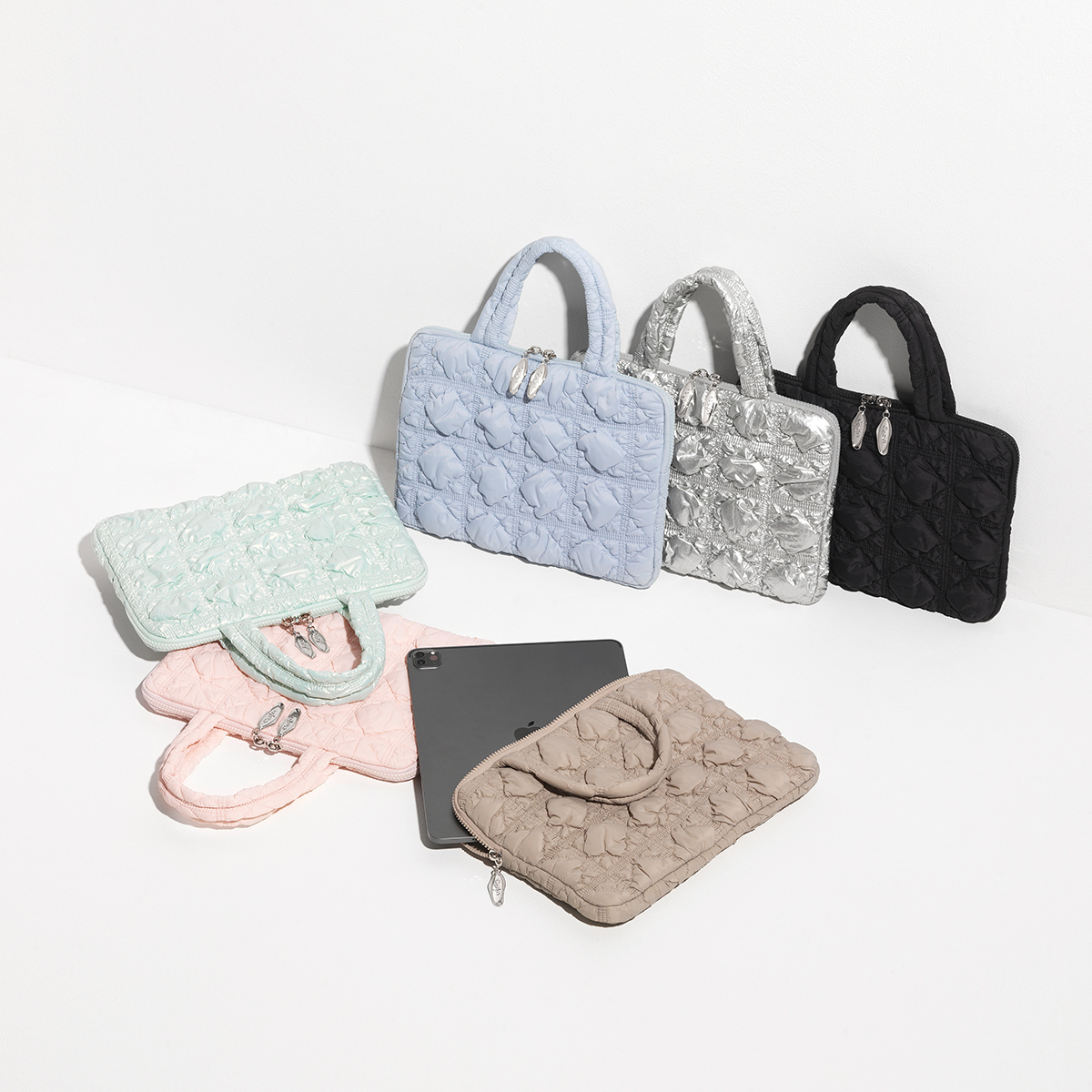 [01/12 - 14/12] CARLYN Zena Laptop Pouch 11inch W75133010