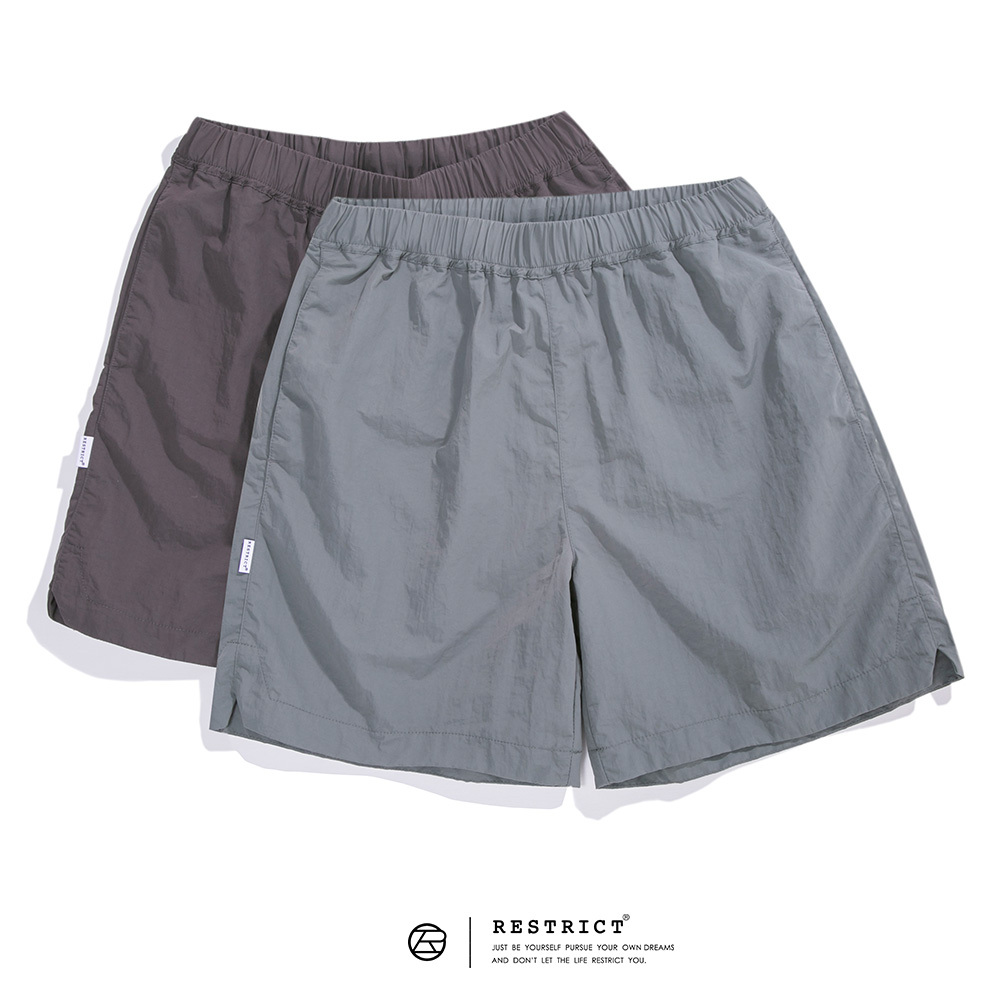 RESTRICT® MADE 簡約輕便防潑水短褲