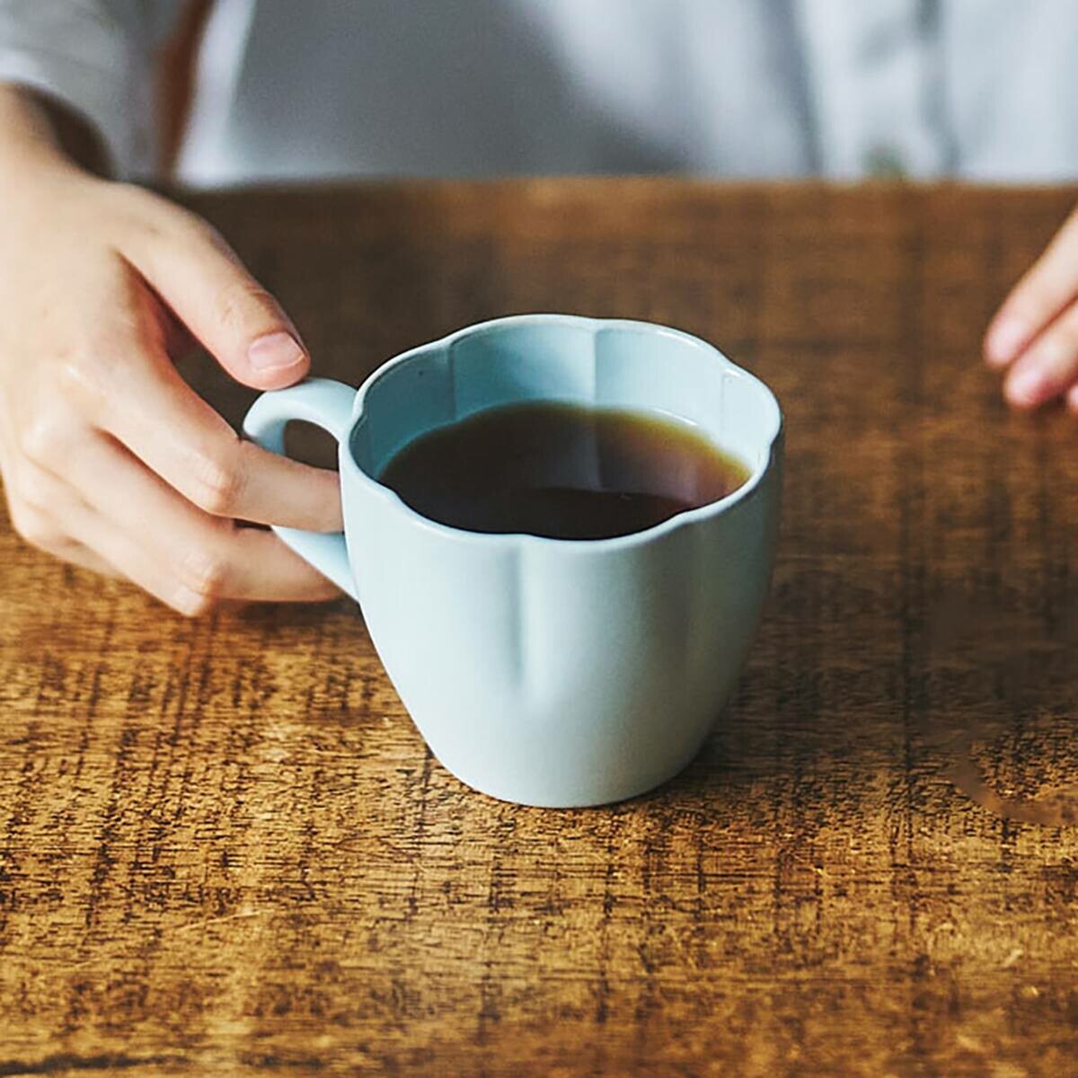 水色 Hana 花形陶瓷馬克杯360ml｜日本瀨戶燒