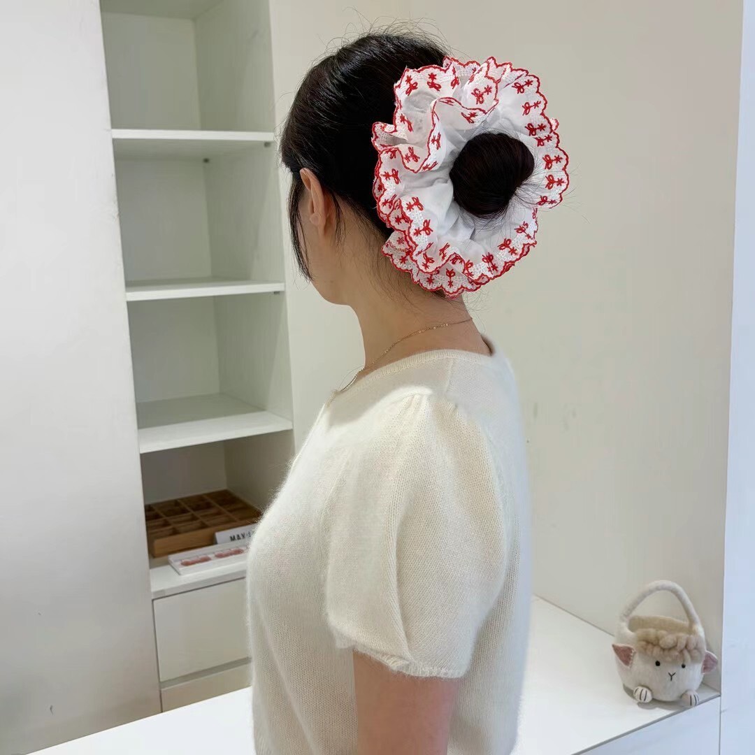 蝴蝶結刺繡花邊大腸髮束