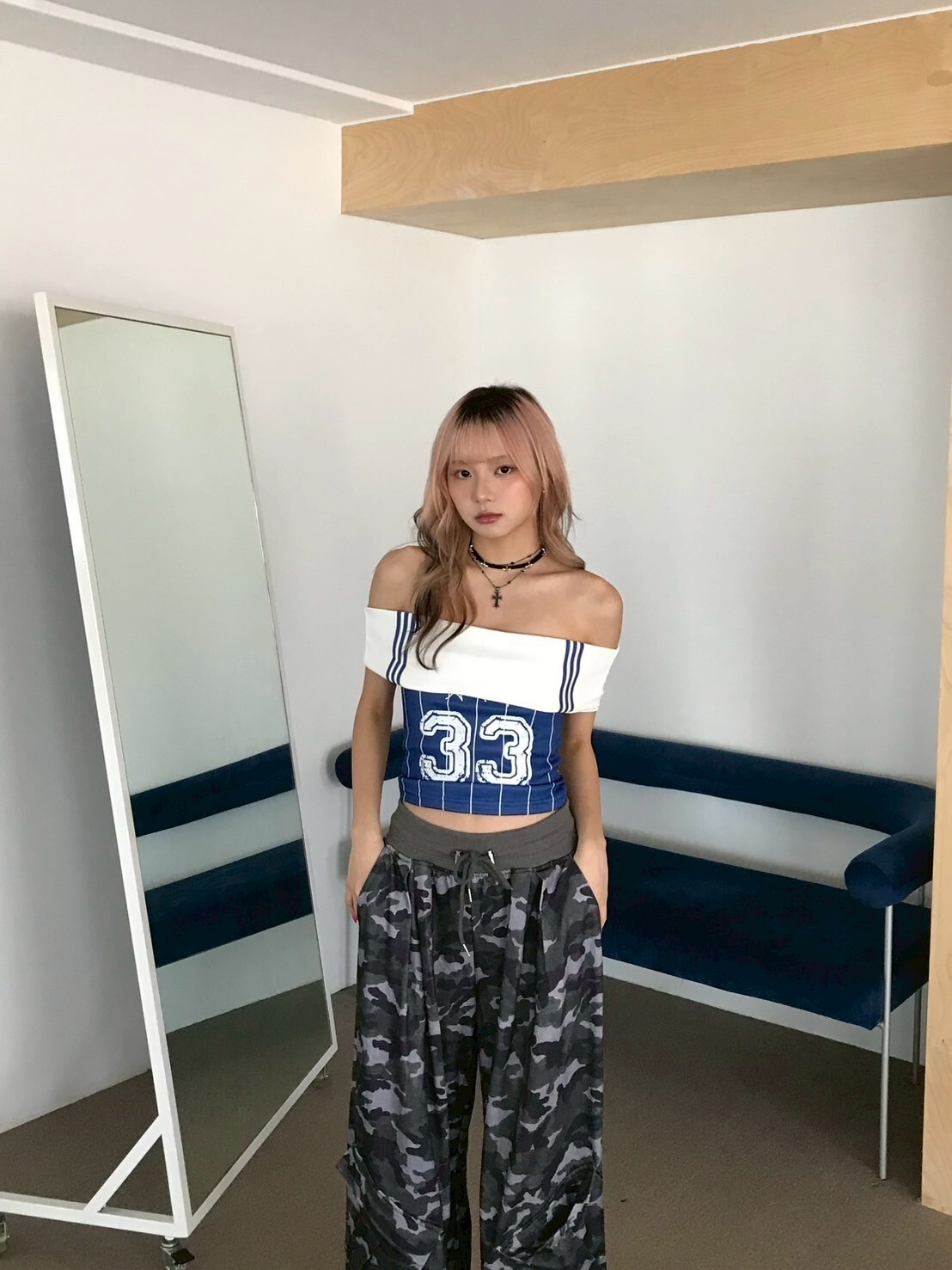 33號足球寶貝 撞色一字領短版球衣