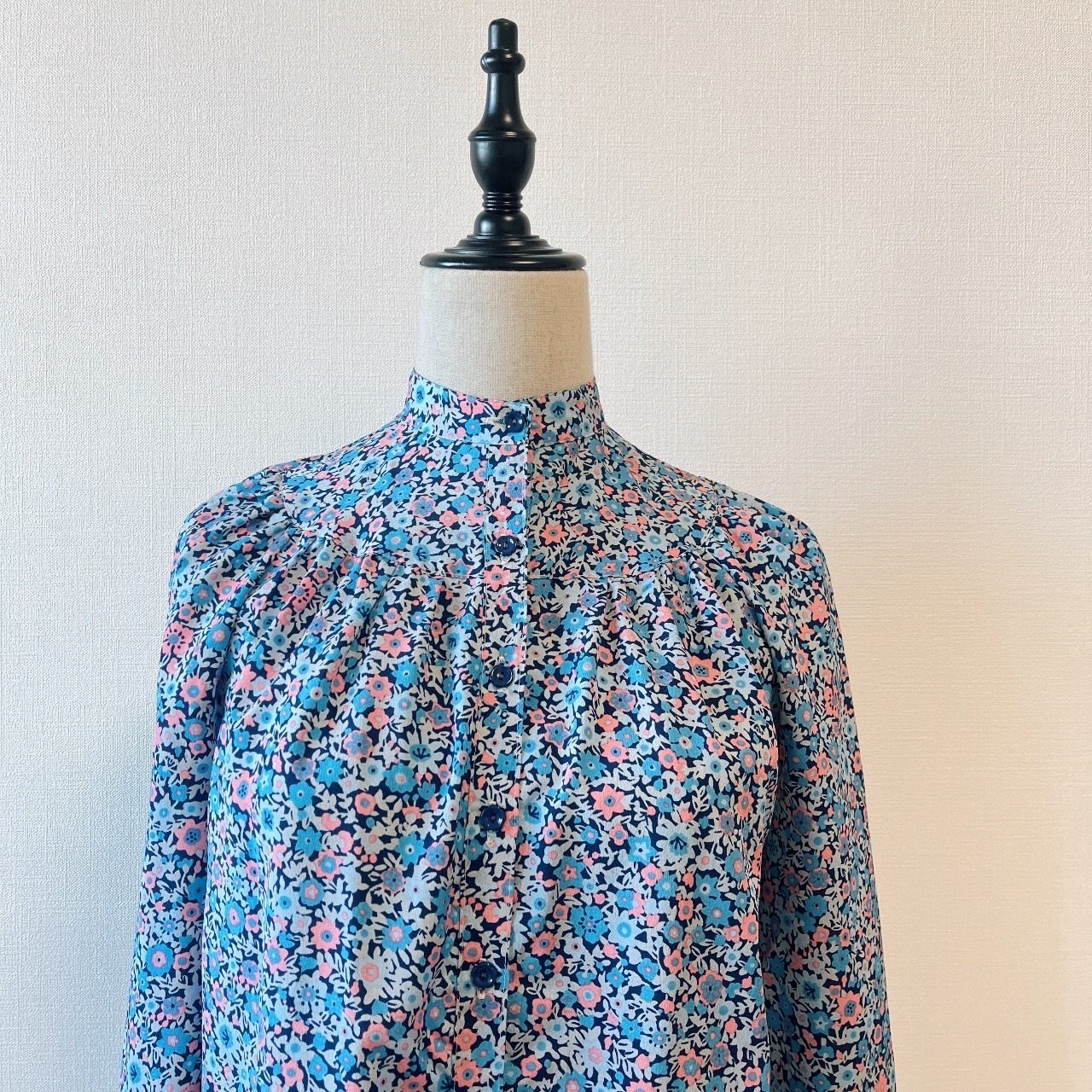藍色小碎花長袖上衣
