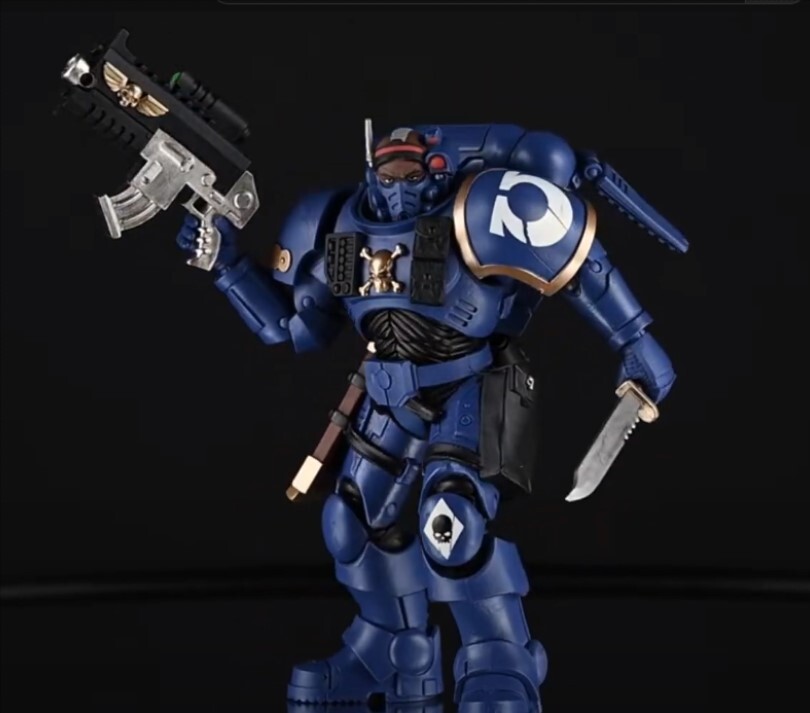 麥法蘭 7吋 戰鎚40000 弗波斯盔甲副官 (SPACEMARINE) 可動公仔