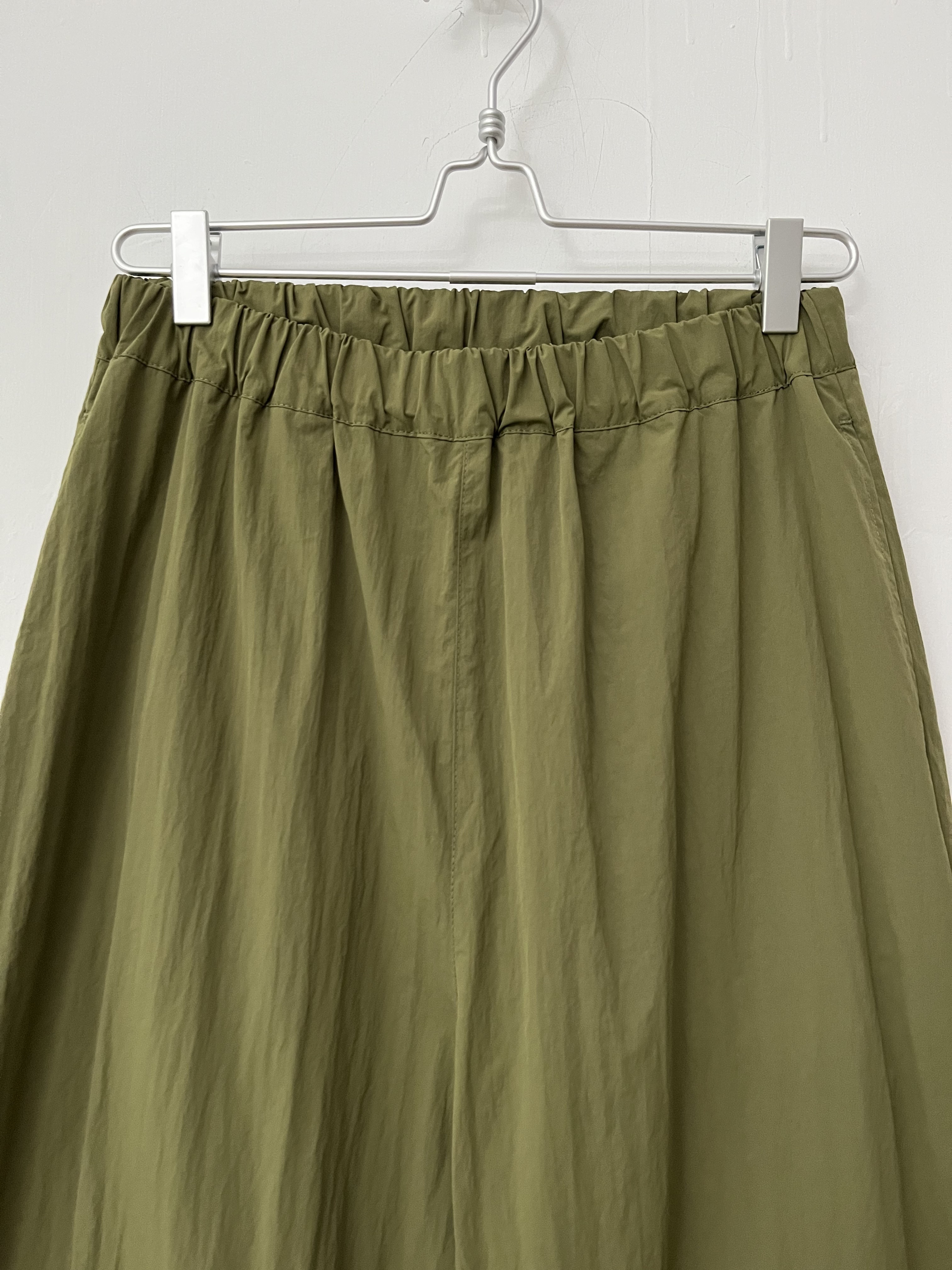 綠色跣水直腳褲