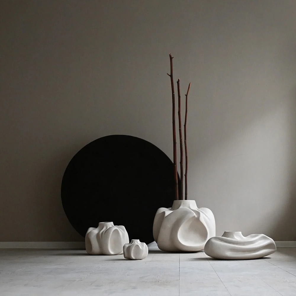 101 COPENHAGEN-Wabi侘寂花瓶，白色款柔和卻不失亮眼的特質