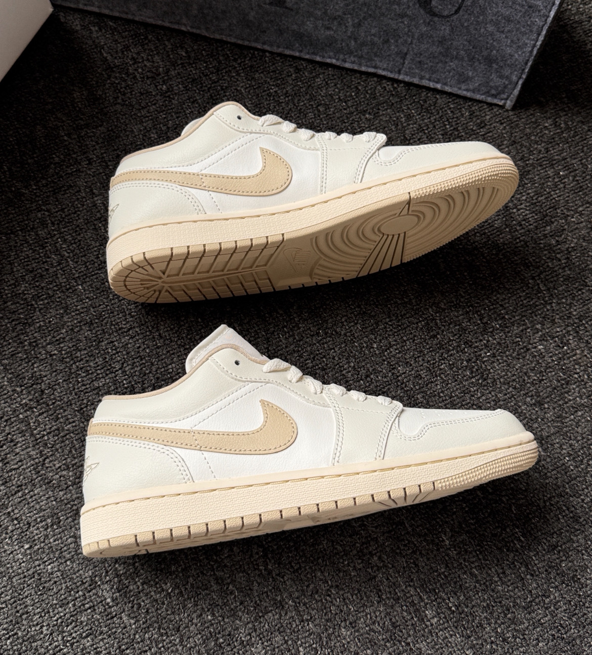男女鞋 NIKE W AIR JORDAN 1 LOW 奶杏 低筒 喬丹 復古 休閒鞋【DC0774-112】AJ1 AJ1OG