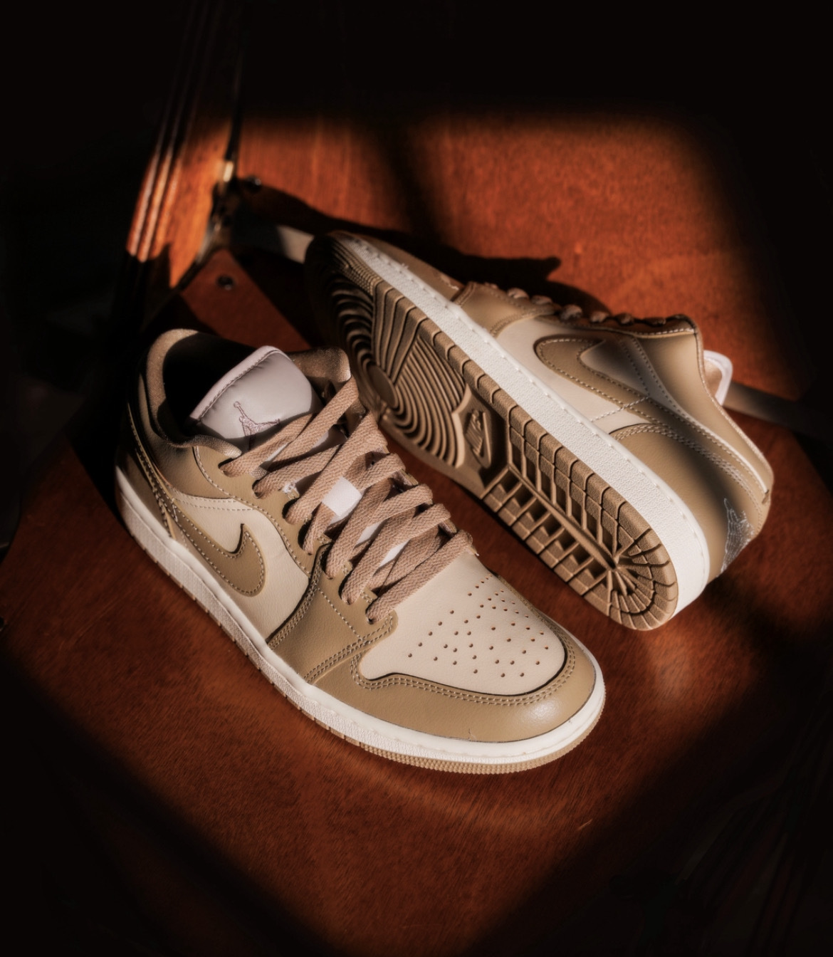 男女鞋 NIKE W AIR JORDAN 1 LOW 奶茶 低筒 喬丹 復古 休閒鞋【DC0774-203】AJ1 AJ1OG