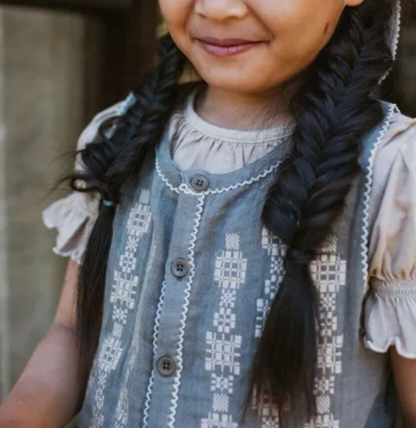 MABLI  褶皺刺繡背心 Folk Vest -Koala