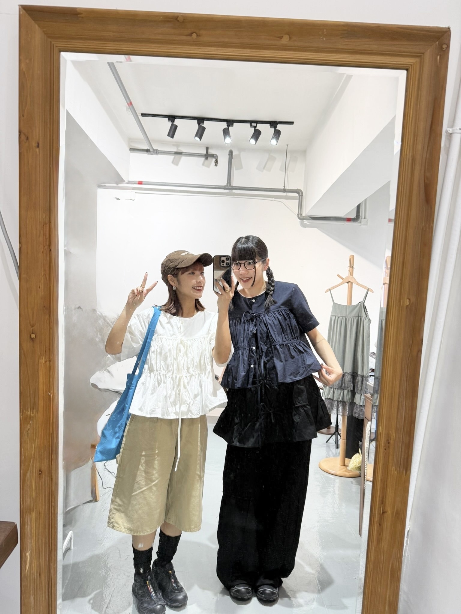 寬鬆ribbon配鈕扣短袖top 遮手臂必入!