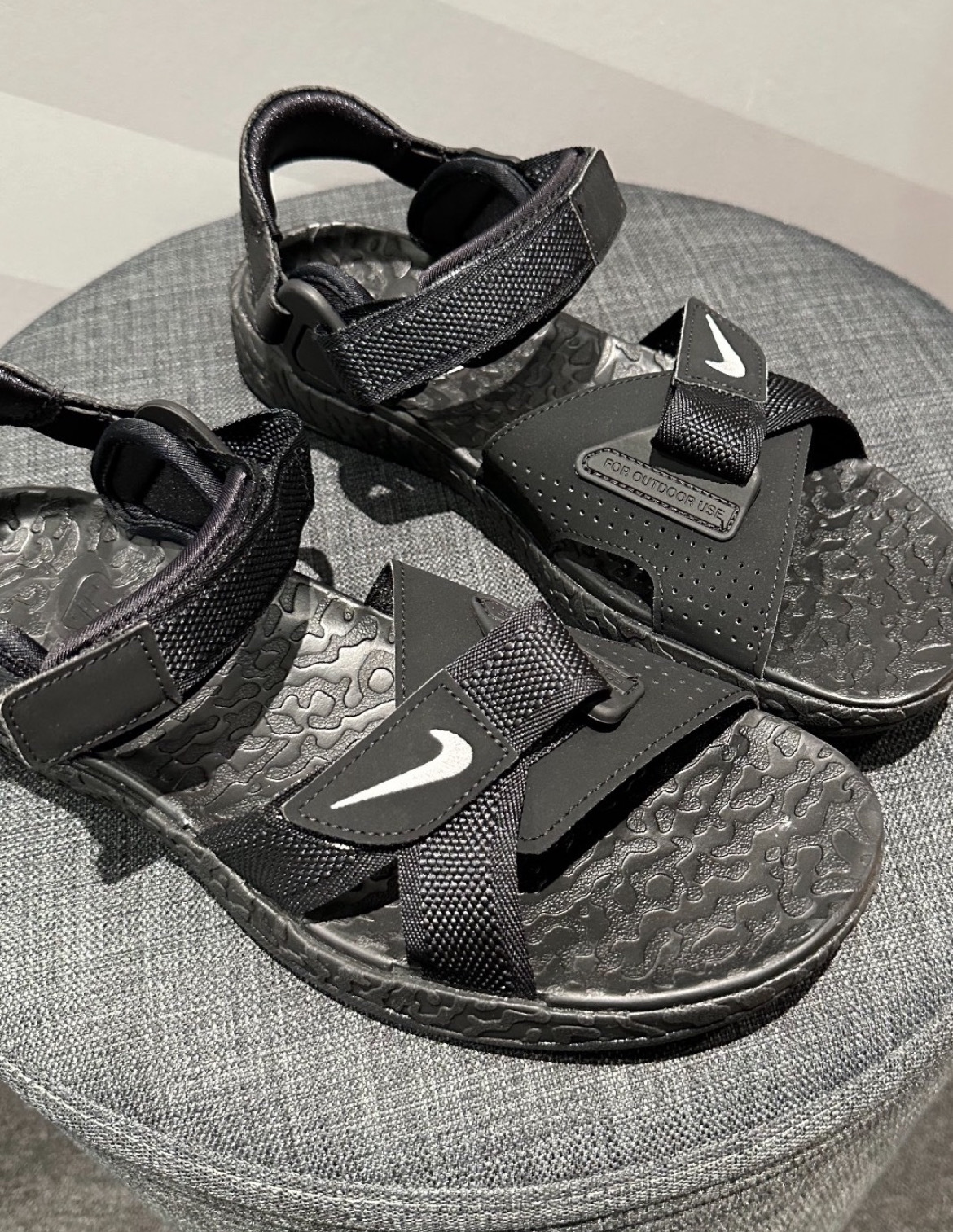 男女鞋 NIKE ACG AIR DESCHUTZ+ 黑色 魔鬼氈 緩震 刺繡 機能 休閒 運動涼鞋【DO8951-001】