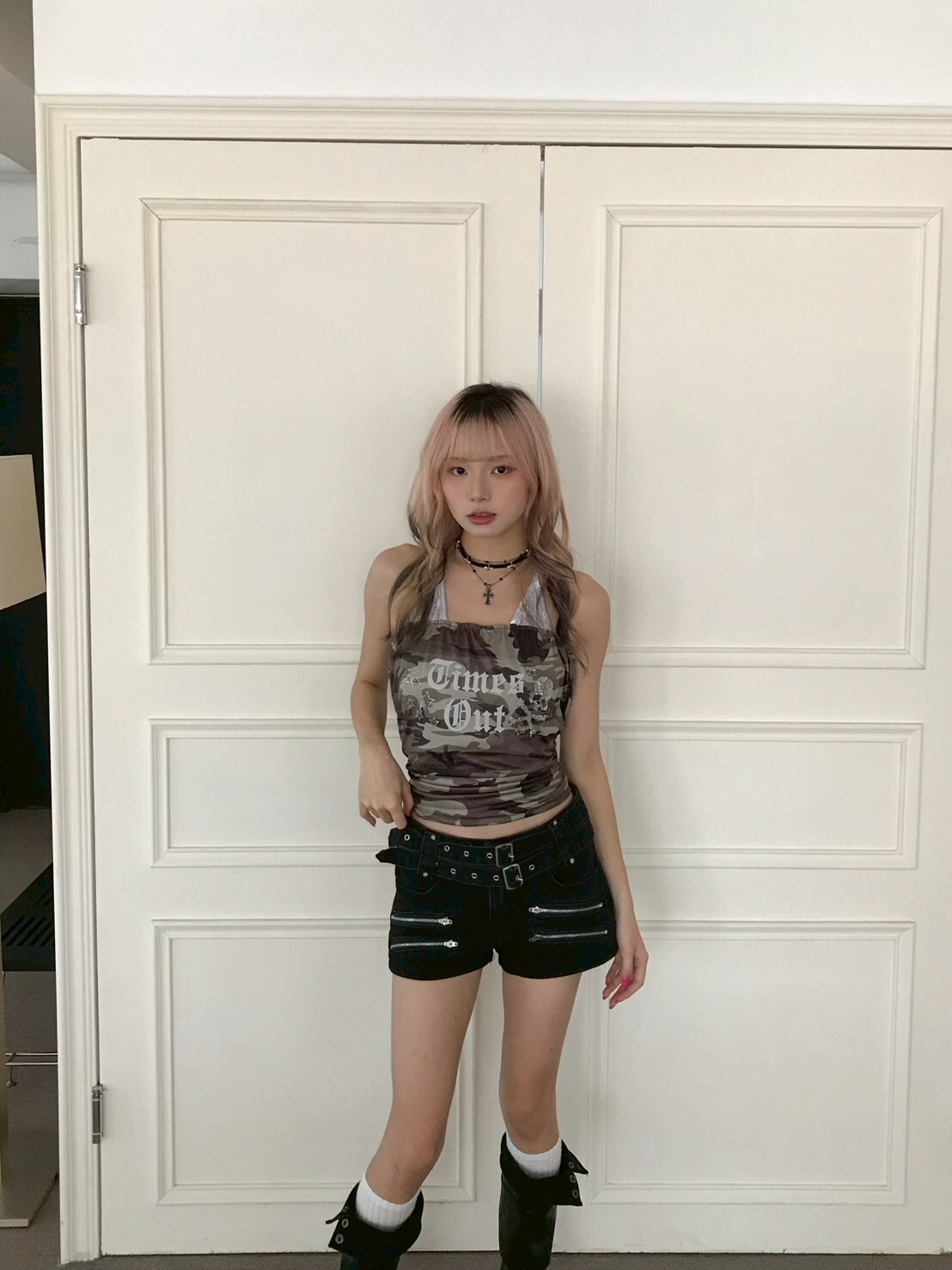 輕亞辣妹☠️迷彩燙鑽假兩件平口上衣