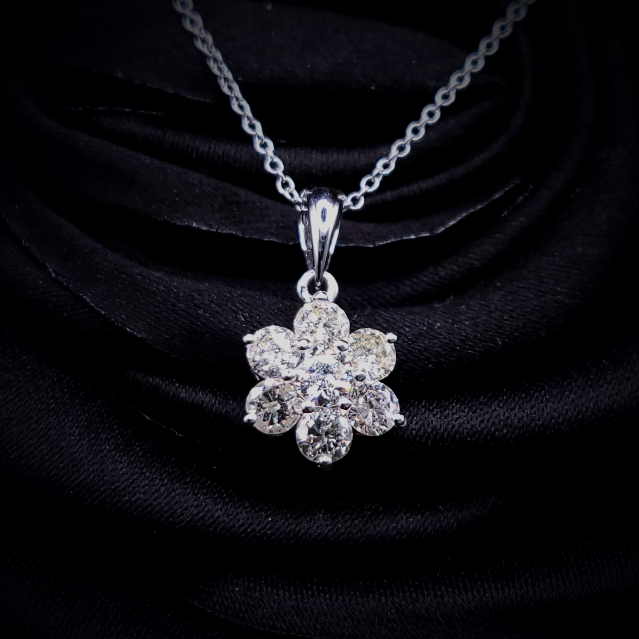 18K White Gold 0.72ct Diamond Pendant