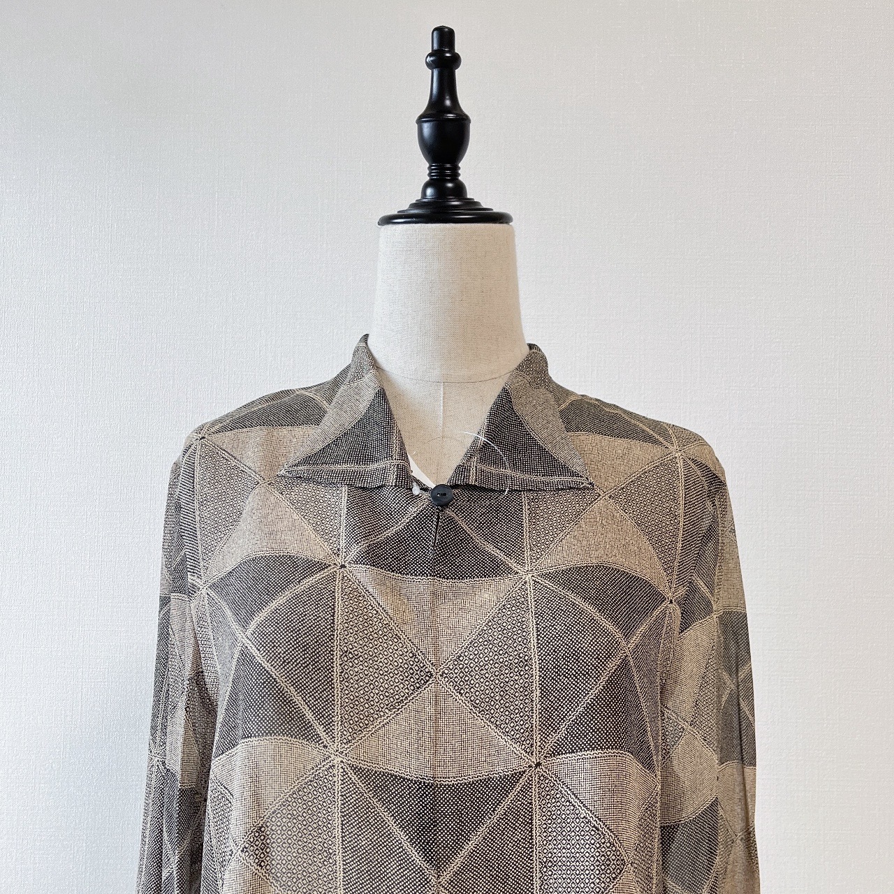 日本製幾何圖案薄身絲質上衣