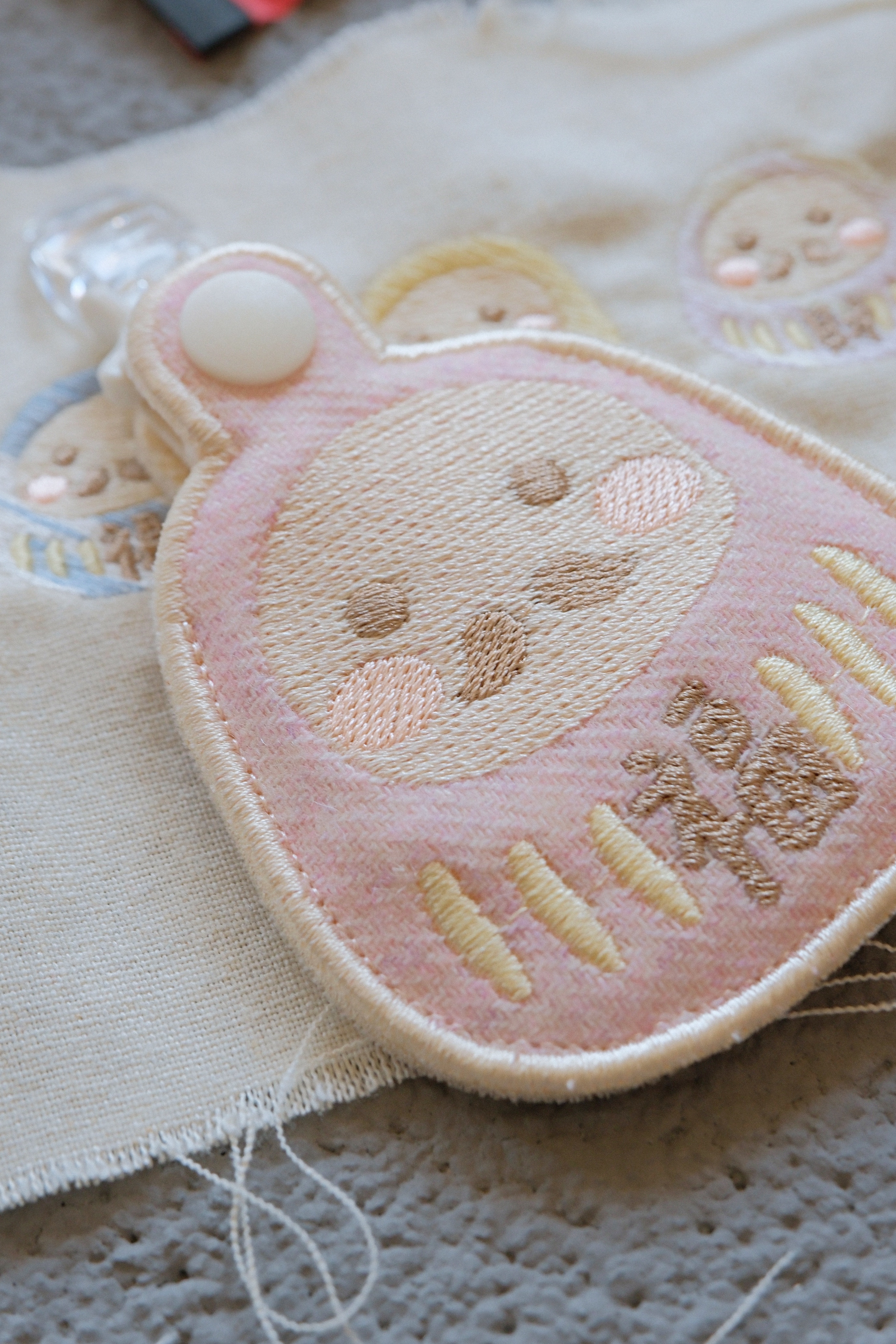 Hi Y.P store-刺繡平安符袋-獨家設計-達摩 ( 粉 )