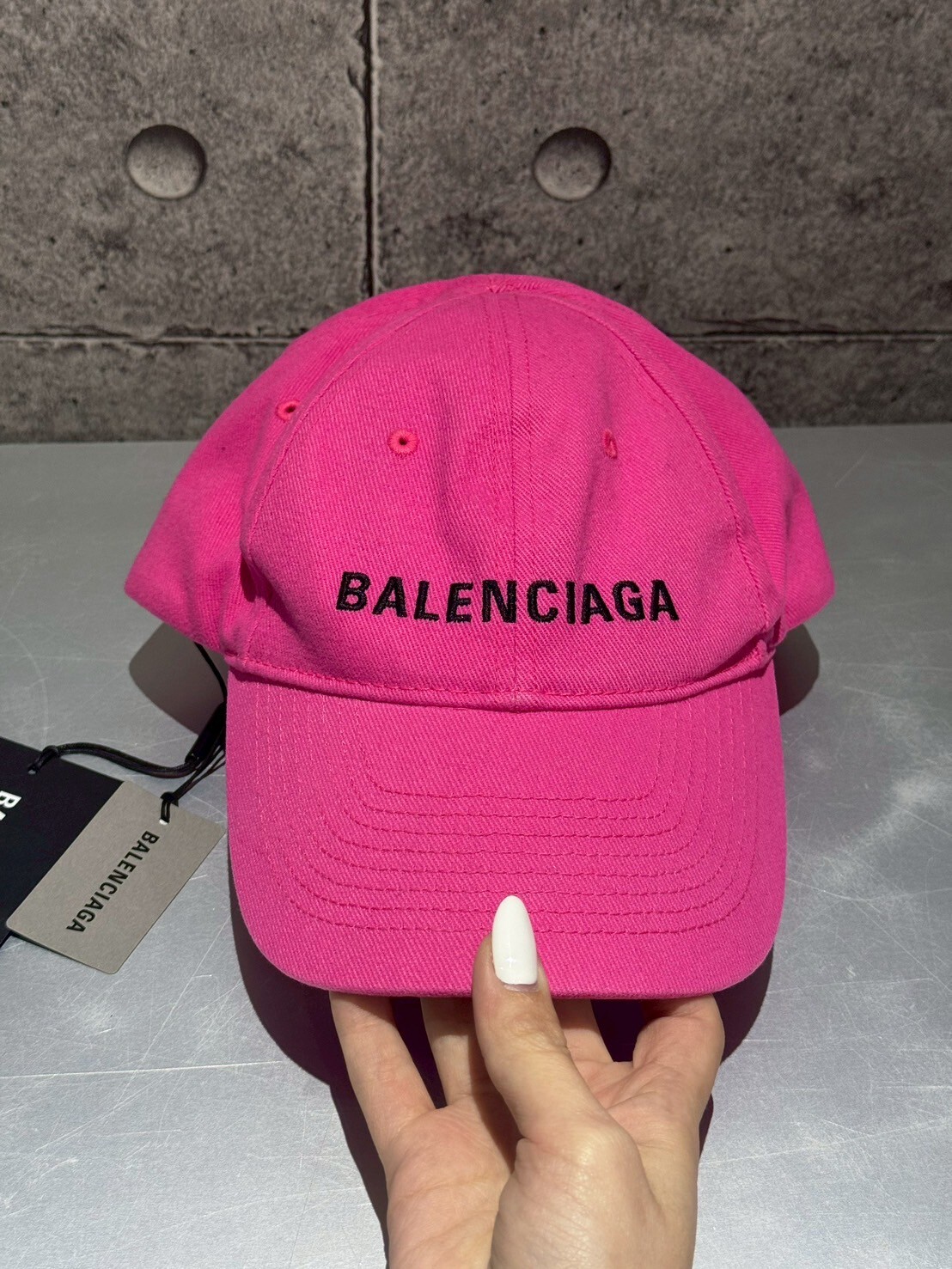 現貨6折 BALENCIAGA 稀少款 粉色刺繡Logo老帽