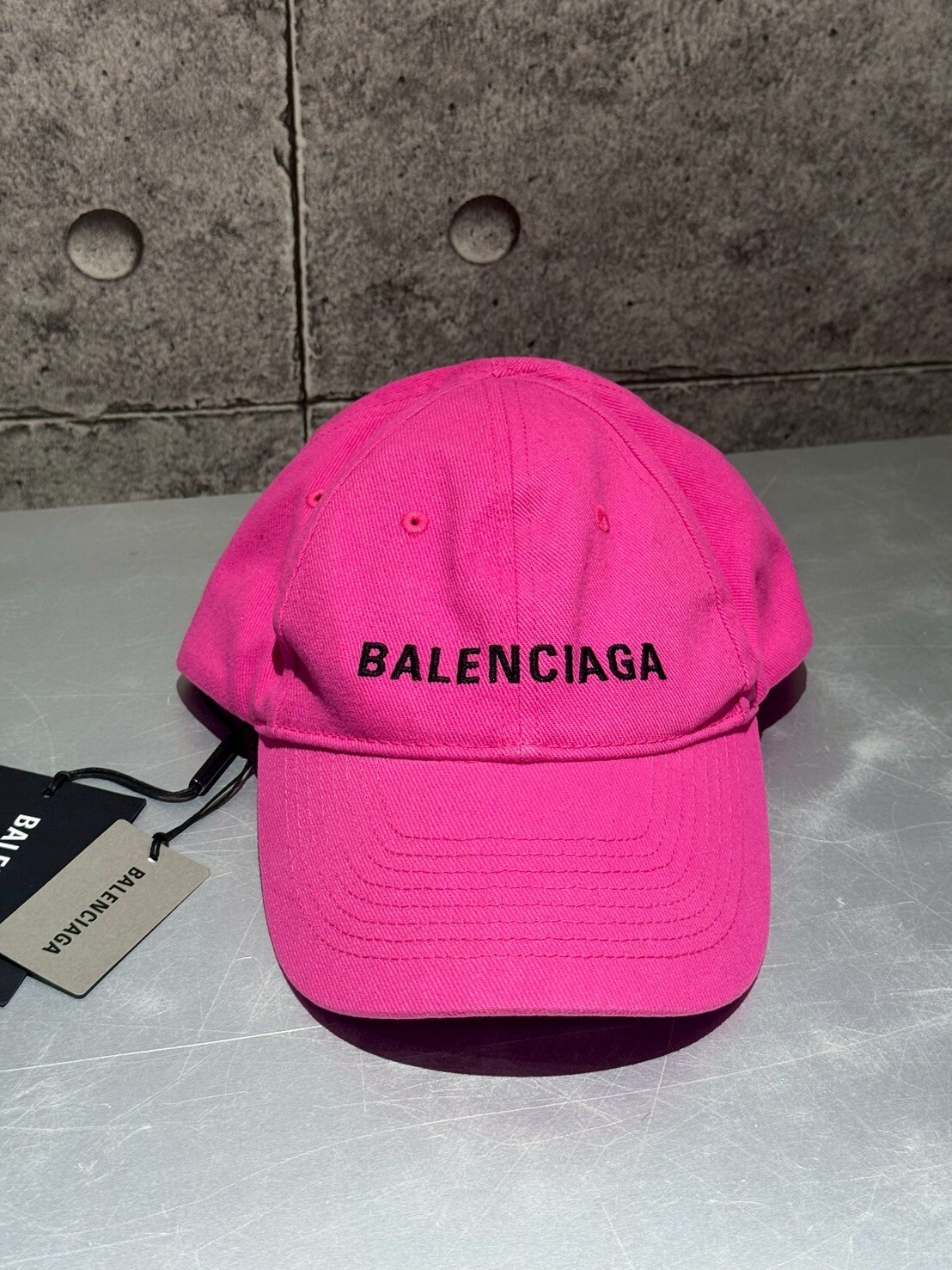 現貨6折 BALENCIAGA 稀少款 粉色刺繡Logo老帽