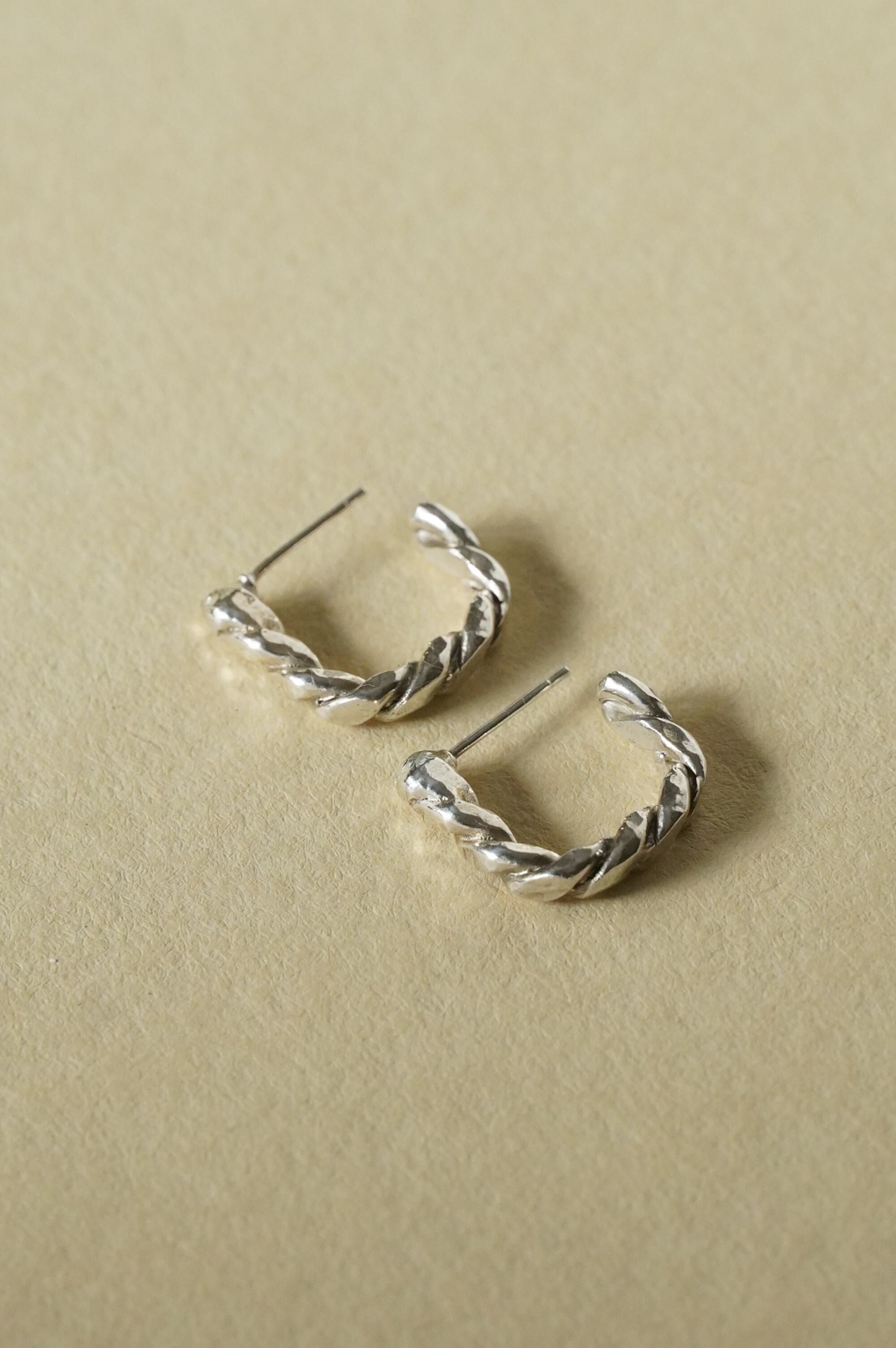 Rosemary 珊瑚耳環