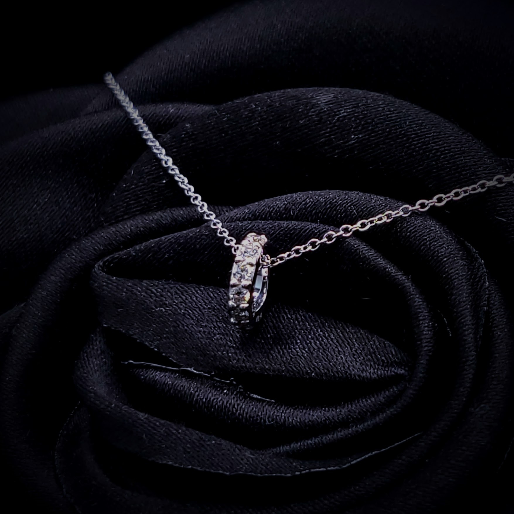 18K White Gold 0.19ct Diamond Pendant