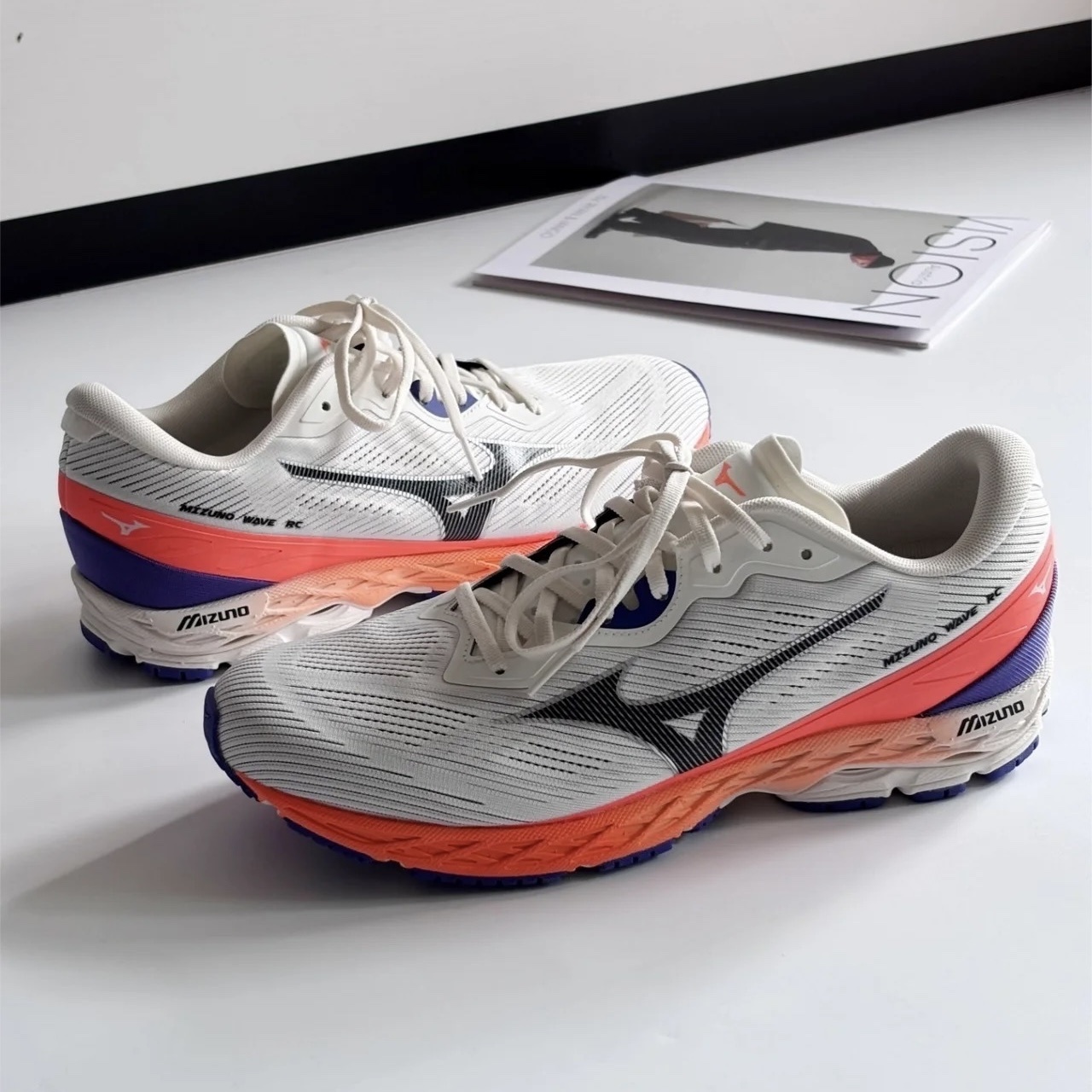 Mizuno 美津濃 Wave 超輕量 白紫螢光橘 y2k 男女同款 復古休閒慢跑鞋 D1GH251002