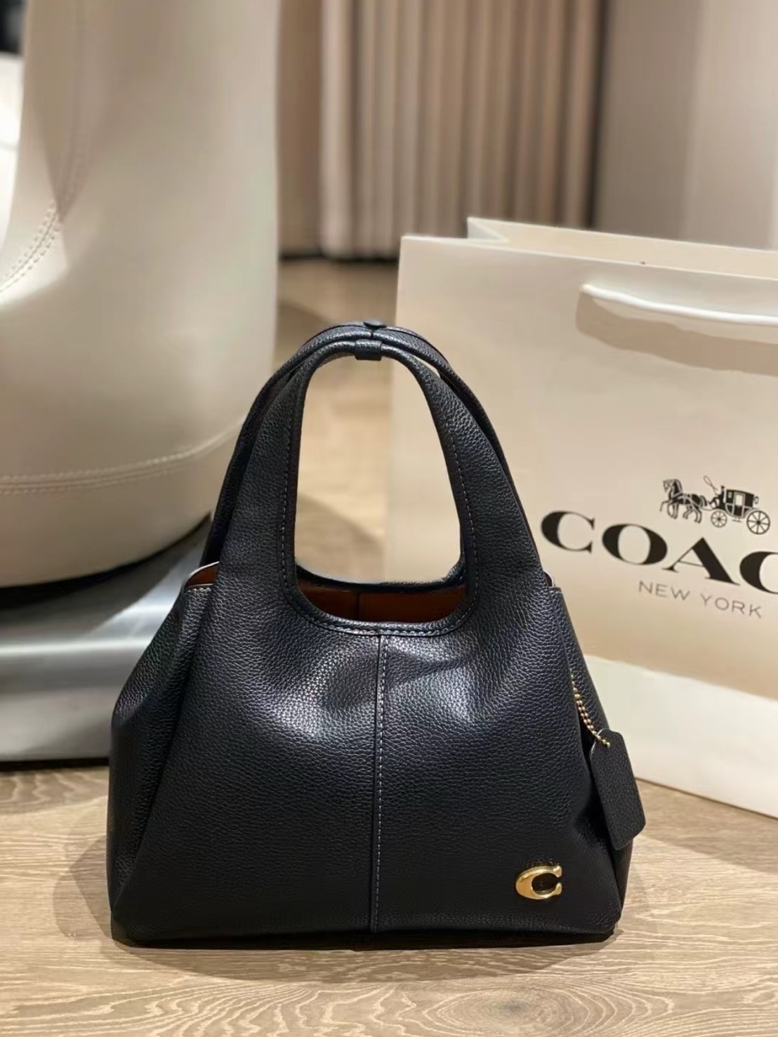 COACH LANA 23 金標菜籃子 中號 黑色