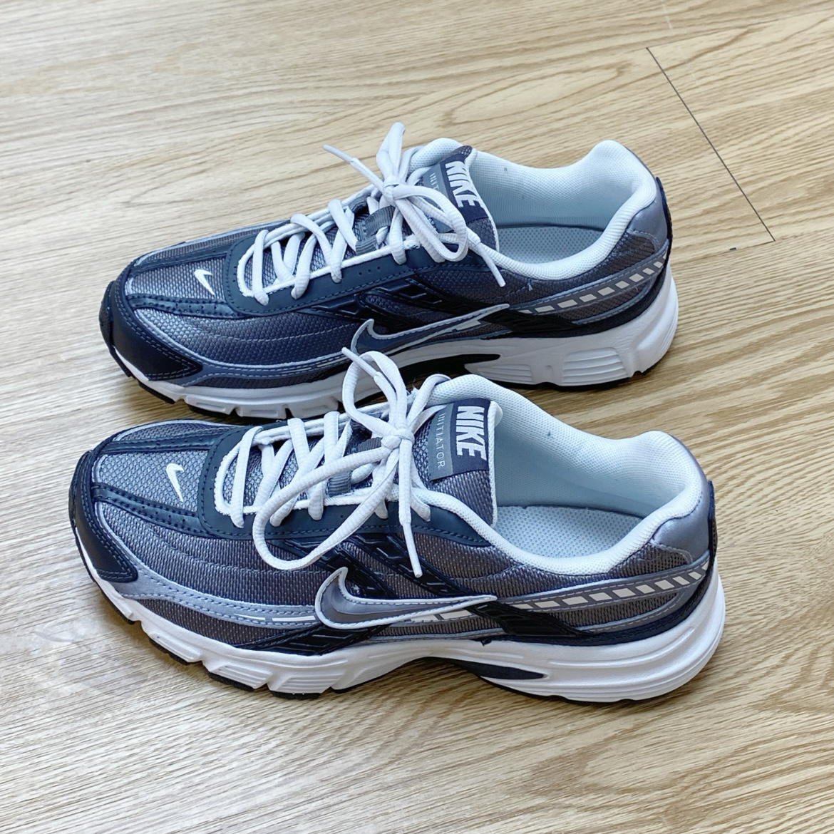 Nike Initiator "Smoke Grey" 灰黑 炭灰 金屬 復古 老爹鞋 運動休閒鞋