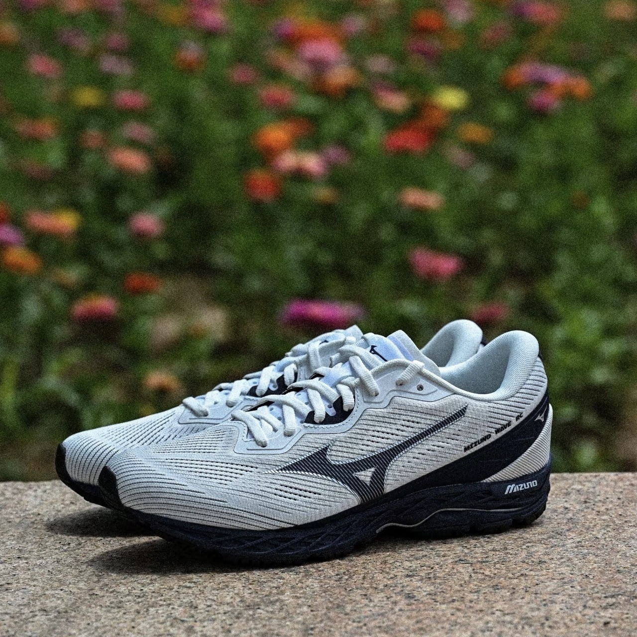 Mizuno 美津濃Wave 超輕量白銀/海軍藍y2k 男女同款復古休閒慢跑