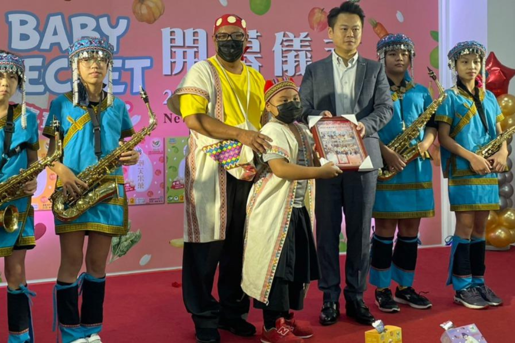 做公益不落人後！牧菓國際關懷弱勢　偏鄉學童北上暖遞感謝狀