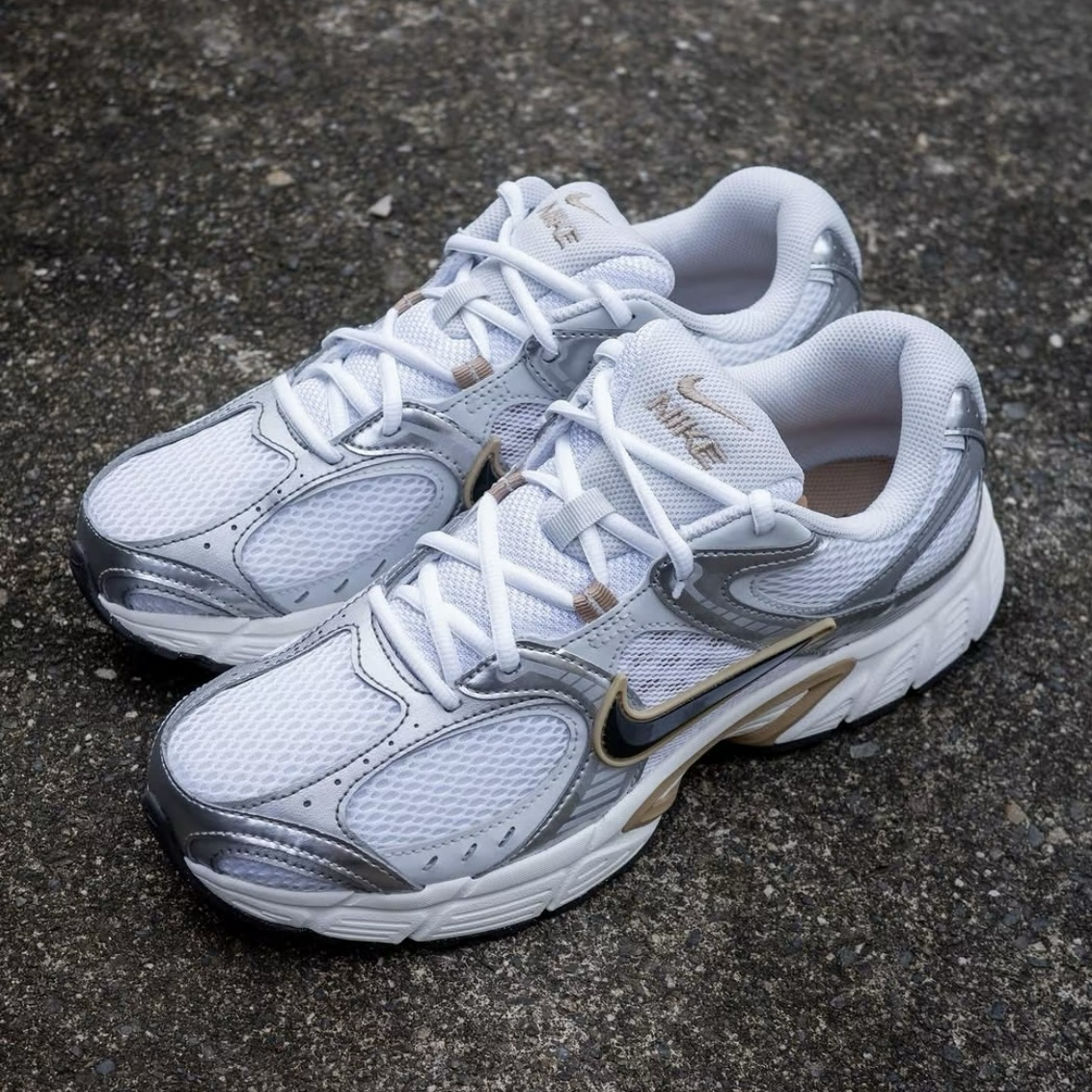 Nike V5 RNR 白銀 黑金 復古 Y2K 透氣 緩震 運動休閒鞋 慢跑鞋