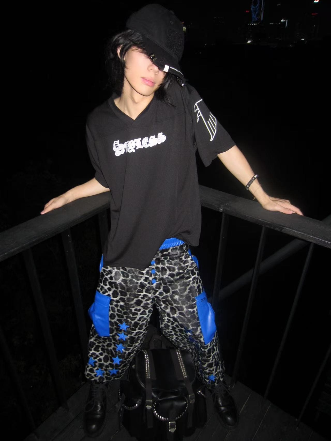 BE A DEVIL "SAŸLEȘȘ"梵文 斑駁字母 球衣 短袖 / 限量發售（現貨）