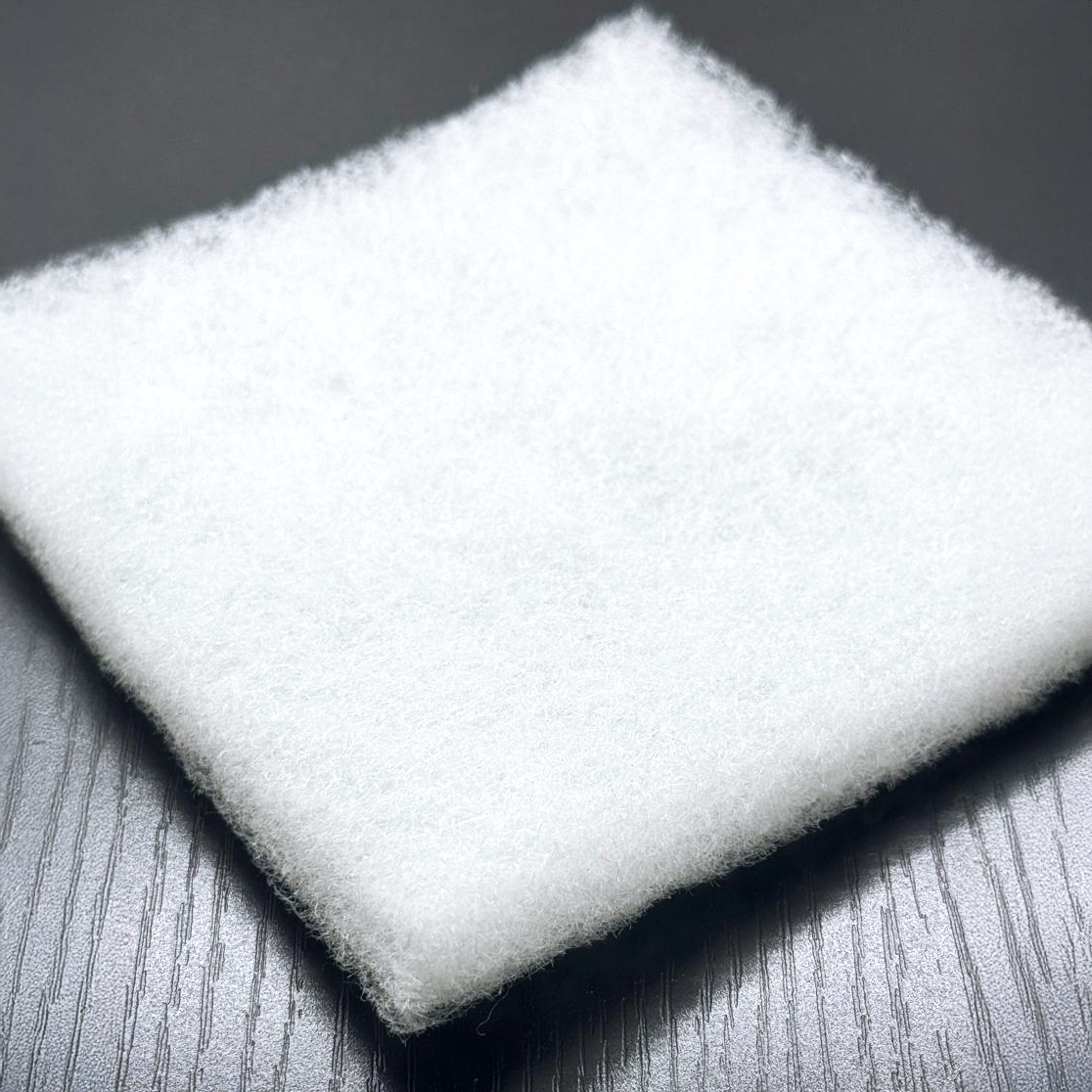 Polyester roll filter media