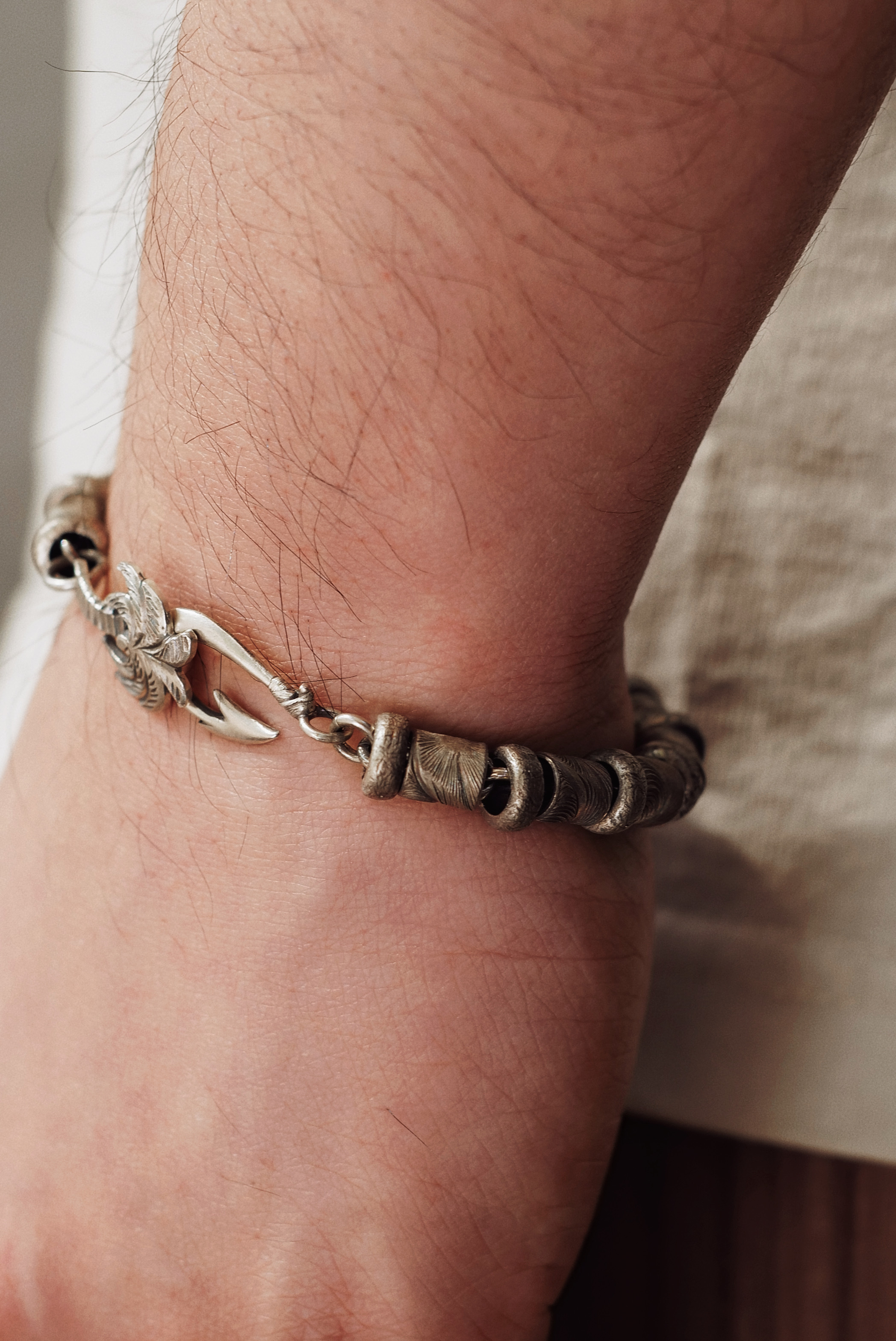 Island Chain Bracelet (L/SV Bead)