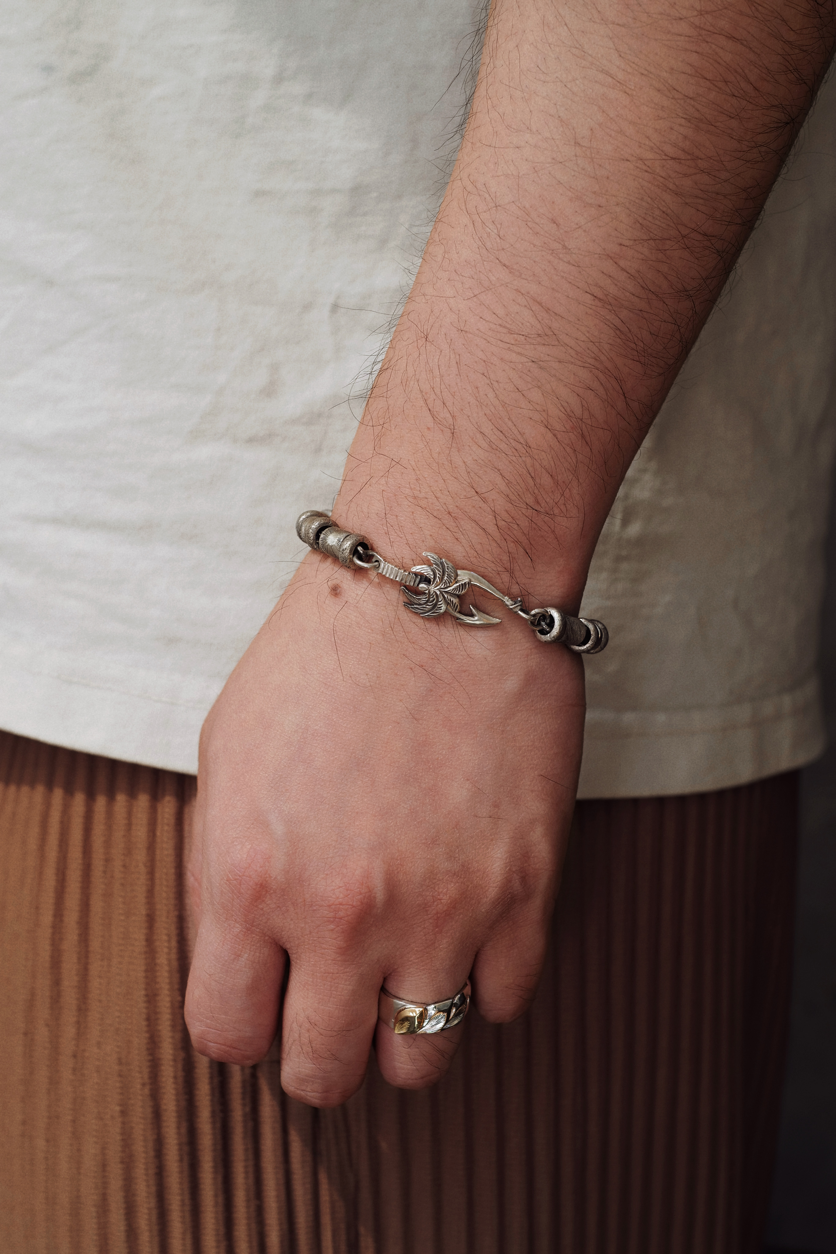 Island Chain Bracelet (L/SV Bead)